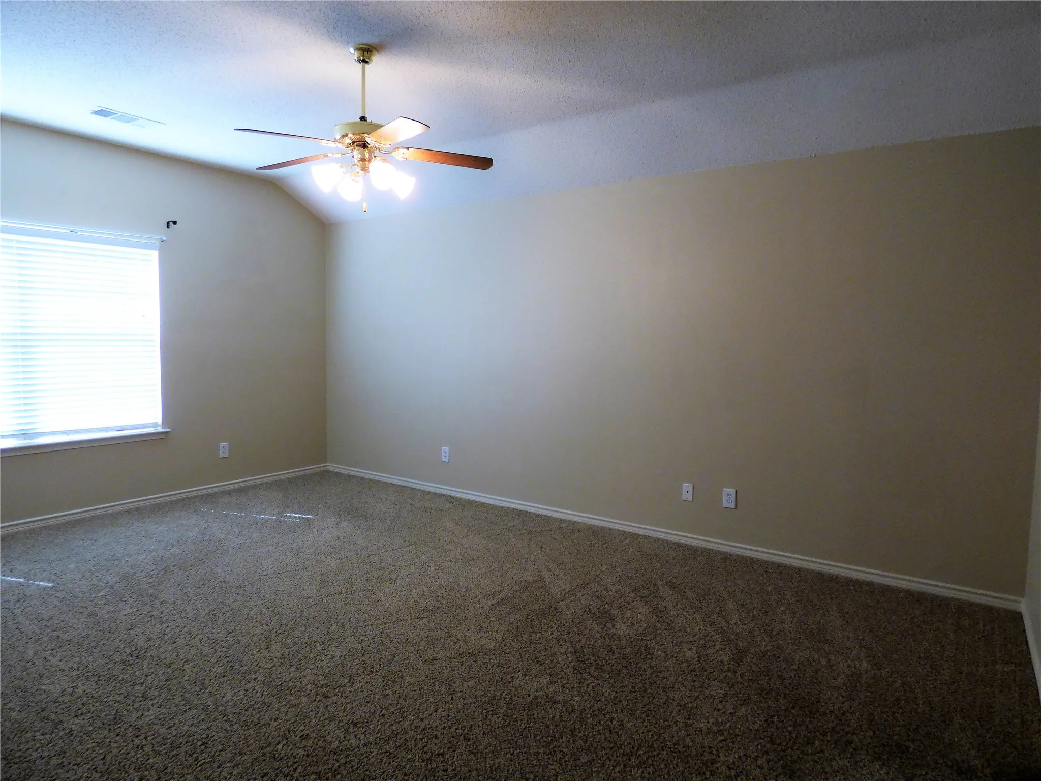 Single Family Residence For Rent in Collin County , 1509 Appalachian Drive, Allen, Texas 75002, 4 Bedroom, 3 Bathroom, 2 Garage spaces, 2,775 Sqft, built in 2000, mls#21349515, Real Estate Agent in Allen, Homes For Rent in Collin county, Homes For Rent in Allen, Realtor in Allen Texas, Real Estate Brokerage Independent Realty Texas, Luminita Cordes Realtor