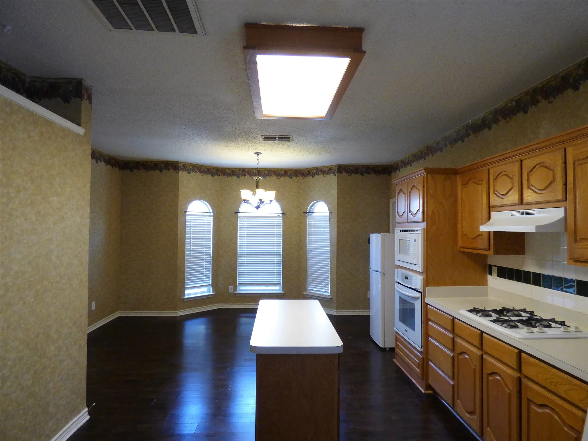 Single Family Residence For Rent in Collin County , 1509 Appalachian Drive, Allen, Texas 75002, 4 Bedroom, 3 Bathroom, 2 Garage spaces, 2,775 Sqft, built in 2000, mls#21349515, Real Estate Agent in Allen, Homes For Rent in Collin county, Homes For Rent in Allen, Realtor in Allen Texas, Real Estate Brokerage Independent Realty Texas, Luminita Cordes Realtor