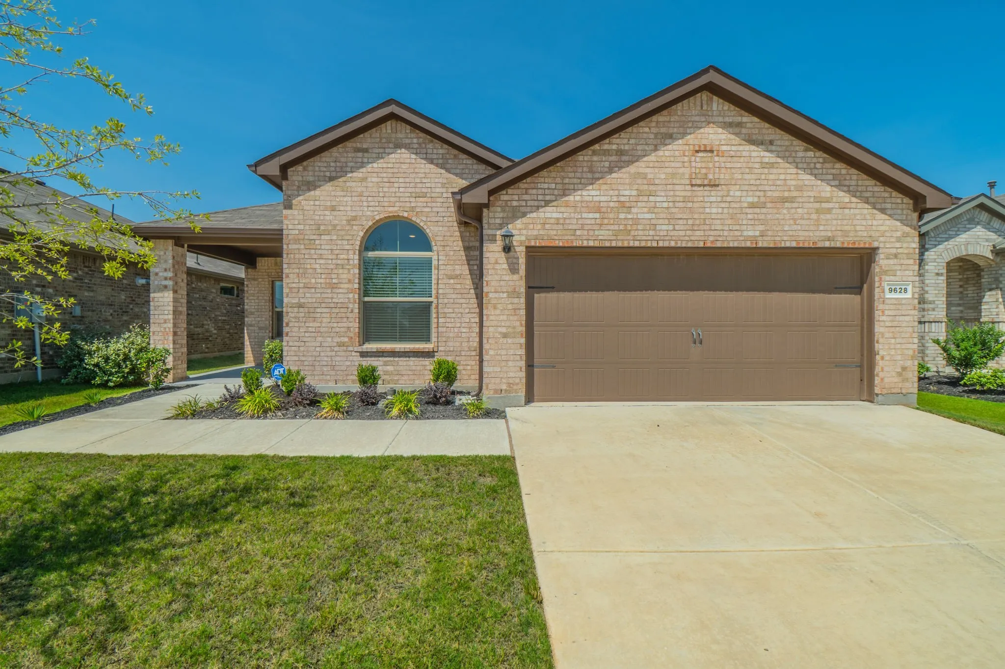 Single Family Residence For Sale in Tarrant County , 9628 Austin Hollow Road, Fort Worth, Texas 76036, 4 Bedroom, 2 Bathroom, 2 Garage spaces, 1,820 Sqft, built in 2024, mls#21350769, Real Estate Agent in Fort Worth, Homes For Sale in Tarrant county, Homes For Sale in Fort Worth, Realtor in Fort Worth Texas, Real Estate Brokerage Independent Realty Texas, Luminita Cordes Realtor