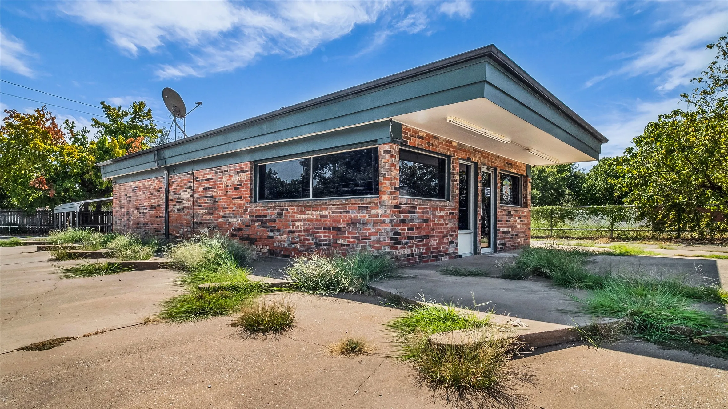 Business For Rent in Grayson County , 514-520 S Armstrong Avenue, Denison, Texas 75020, 0, 0, Garage spaces, 0 Sqft, built in 1975, mls#21351460, Real Estate Agent in Denison, Homes For Rent in Grayson county, Homes For Rent in Denison, Realtor in Denison Texas, Real Estate Brokerage Independent Realty Texas, Luminita Cordes Realtor