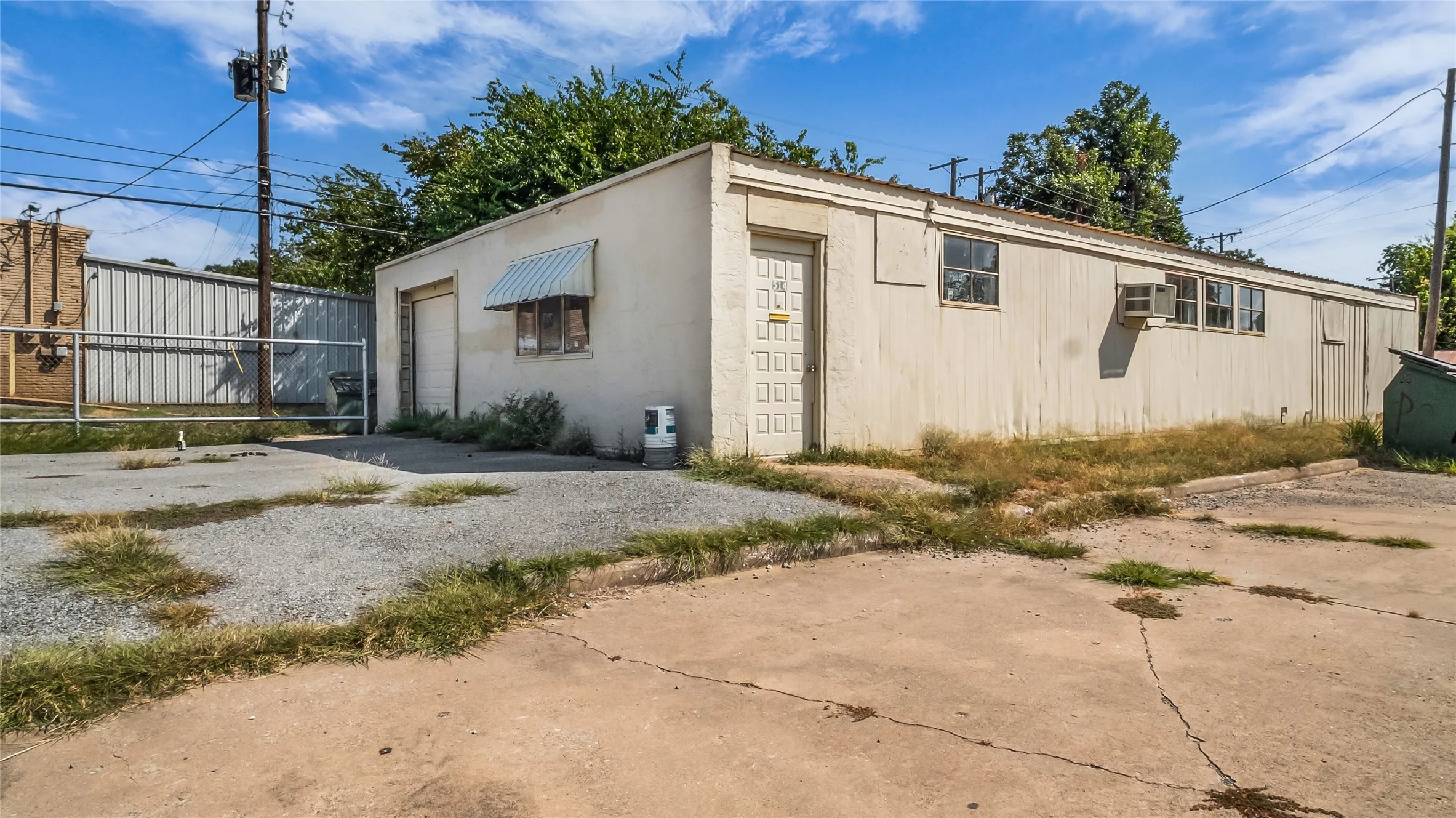 Business For Rent in Grayson County , 514-520 S Armstrong Avenue, Denison, Texas 75020, 0, 0, Garage spaces, 0 Sqft, built in 1975, mls#21351460, Real Estate Agent in Denison, Homes For Rent in Grayson county, Homes For Rent in Denison, Realtor in Denison Texas, Real Estate Brokerage Independent Realty Texas, Luminita Cordes Realtor