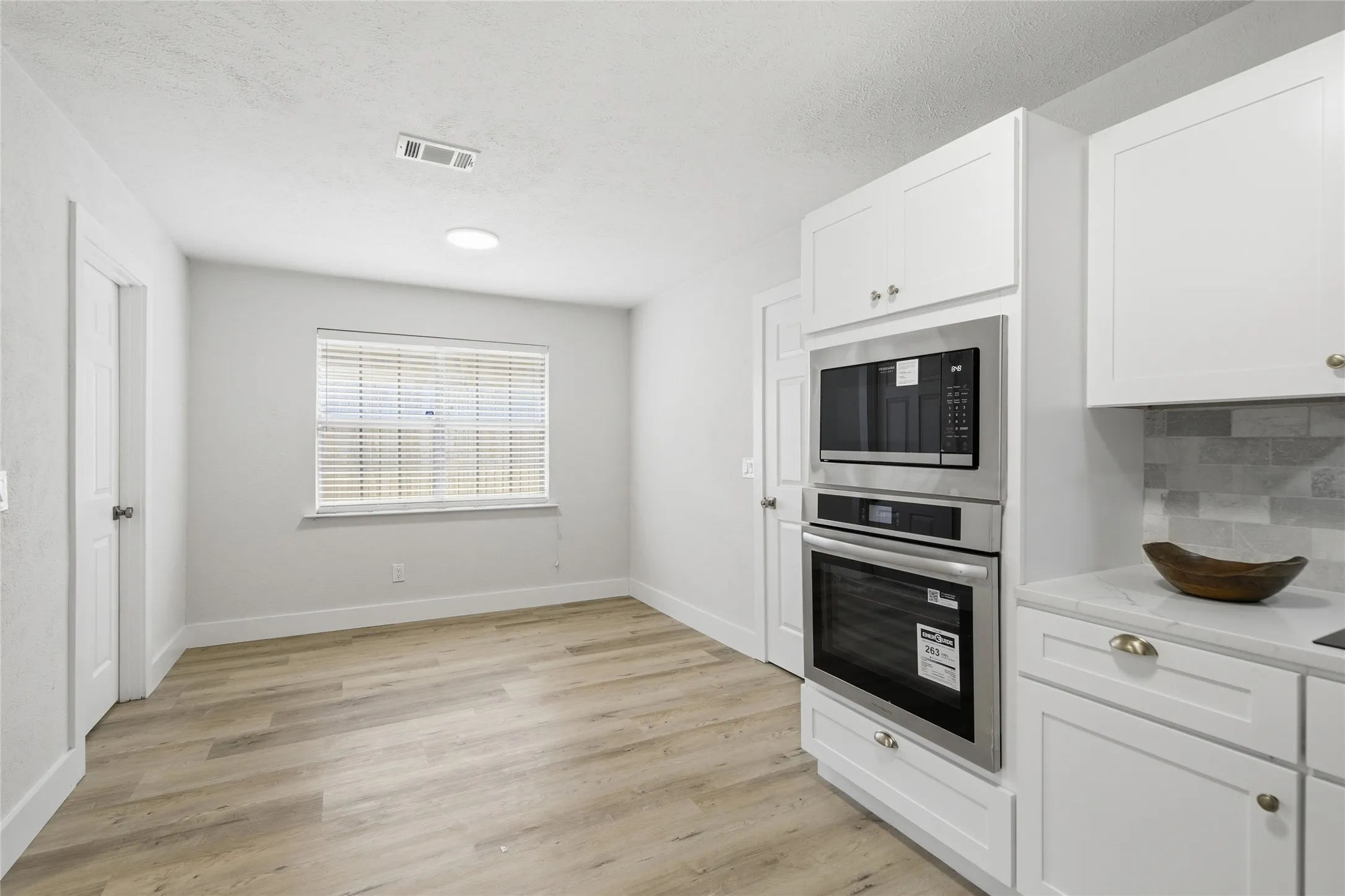 Single Family Residence For Sale in Collin County , 2017 Westridge Drive, Plano, Texas 75075, 4 Bedroom, 3 Bathroom, 2 Garage spaces, 2,289 Sqft, built in 1968, mls#21349553, Real Estate Agent in Plano, Homes For Sale in Collin county, Homes For Sale in Plano, Realtor in Plano Texas, Real Estate Brokerage Independent Realty Texas, Luminita Cordes Realtor