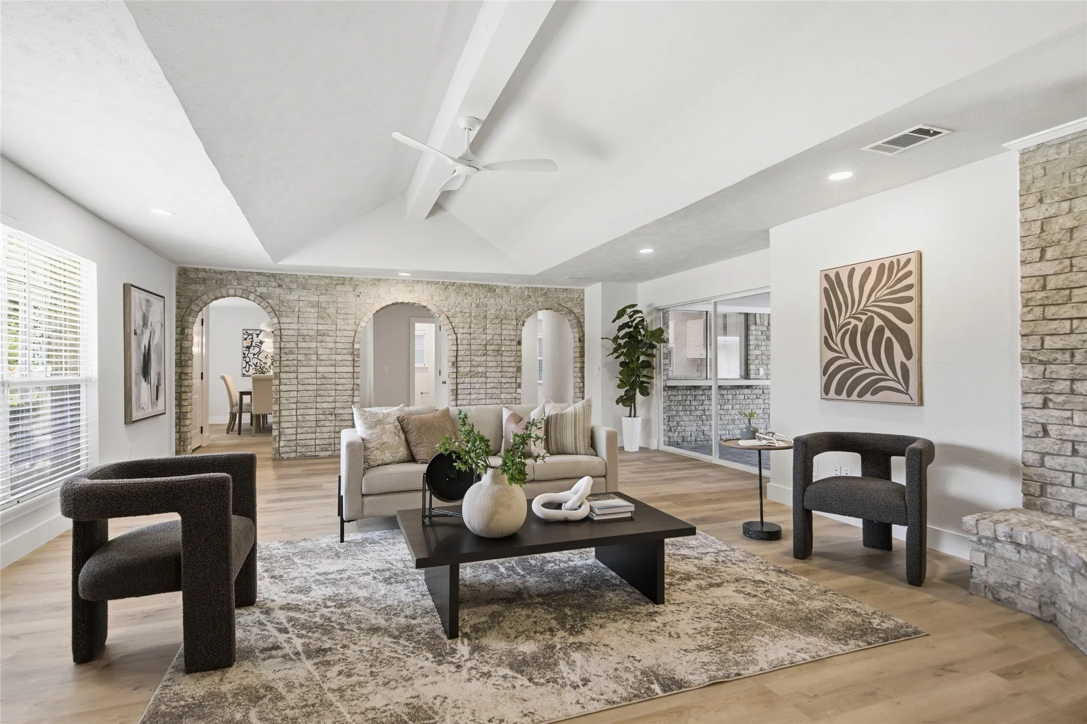 Single Family Residence For Sale in Collin County , 2017 Westridge Drive, Plano, Texas 75075, 4 Bedroom, 3 Bathroom, 2 Garage spaces, 2,289 Sqft, built in 1968, mls#21349553, Real Estate Agent in Plano, Homes For Sale in Collin county, Homes For Sale in Plano, Realtor in Plano Texas, Real Estate Brokerage Independent Realty Texas, Luminita Cordes Realtor