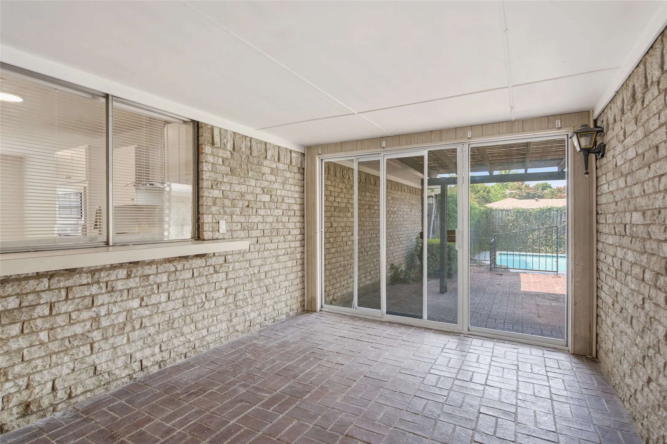 Single Family Residence For Sale in Collin County , 2017 Westridge Drive, Plano, Texas 75075, 4 Bedroom, 3 Bathroom, 2 Garage spaces, 2,289 Sqft, built in 1968, mls#21349553, Real Estate Agent in Plano, Homes For Sale in Collin county, Homes For Sale in Plano, Realtor in Plano Texas, Real Estate Brokerage Independent Realty Texas, Luminita Cordes Realtor