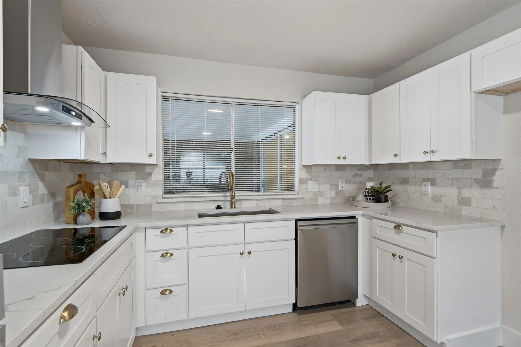 Single Family Residence For Sale in Collin County , 2017 Westridge Drive, Plano, Texas 75075, 4 Bedroom, 3 Bathroom, 2 Garage spaces, 2,289 Sqft, built in 1968, mls#21349553, Real Estate Agent in Plano, Homes For Sale in Collin county, Homes For Sale in Plano, Realtor in Plano Texas, Real Estate Brokerage Independent Realty Texas, Luminita Cordes Realtor