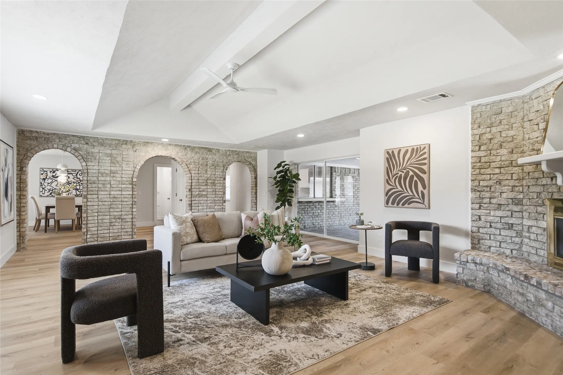 Single Family Residence For Sale in Collin County , 2017 Westridge Drive, Plano, Texas 75075, 4 Bedroom, 3 Bathroom, 2 Garage spaces, 2,289 Sqft, built in 1968, mls#21349553, Real Estate Agent in Plano, Homes For Sale in Collin county, Homes For Sale in Plano, Realtor in Plano Texas, Real Estate Brokerage Independent Realty Texas, Luminita Cordes Realtor
