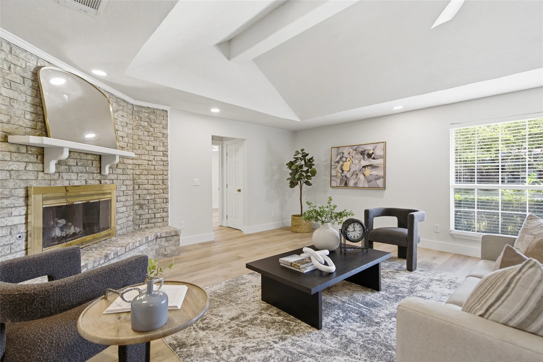 Single Family Residence For Sale in Collin County , 2017 Westridge Drive, Plano, Texas 75075, 4 Bedroom, 3 Bathroom, 2 Garage spaces, 2,289 Sqft, built in 1968, mls#21349553, Real Estate Agent in Plano, Homes For Sale in Collin county, Homes For Sale in Plano, Realtor in Plano Texas, Real Estate Brokerage Independent Realty Texas, Luminita Cordes Realtor