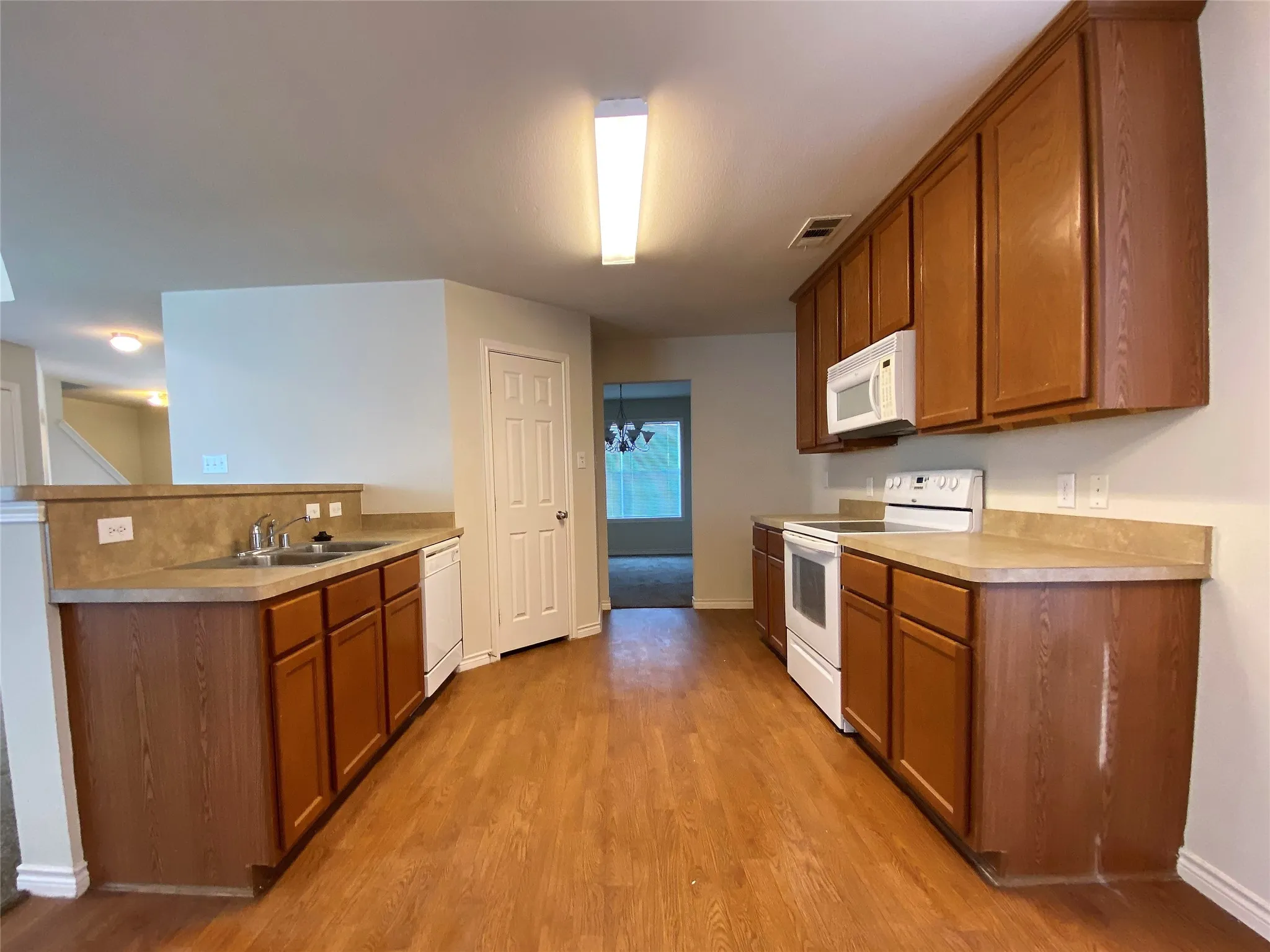 Single Family Residence For Rent in Denton County , 8814 Tucker Street, Cross Roads, Texas 76227, 3 Bedroom, 3 Bathroom, 2 Garage spaces, 1,804 Sqft, built in 2005, mls#21349506, Real Estate Agent in Cross Roads, Homes For Rent in Denton county, Homes For Rent in Cross Roads, Realtor in Cross Roads Texas, Real Estate Brokerage Independent Realty Texas, Luminita Cordes Realtor
