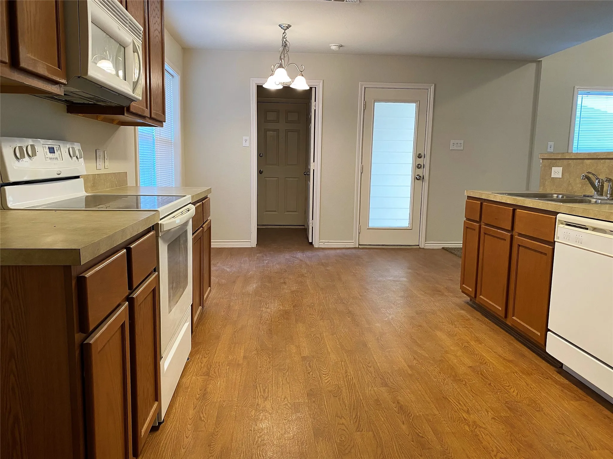Single Family Residence For Rent in Denton County , 8814 Tucker Street, Cross Roads, Texas 76227, 3 Bedroom, 3 Bathroom, 2 Garage spaces, 1,804 Sqft, built in 2005, mls#21349506, Real Estate Agent in Cross Roads, Homes For Rent in Denton county, Homes For Rent in Cross Roads, Realtor in Cross Roads Texas, Real Estate Brokerage Independent Realty Texas, Luminita Cordes Realtor