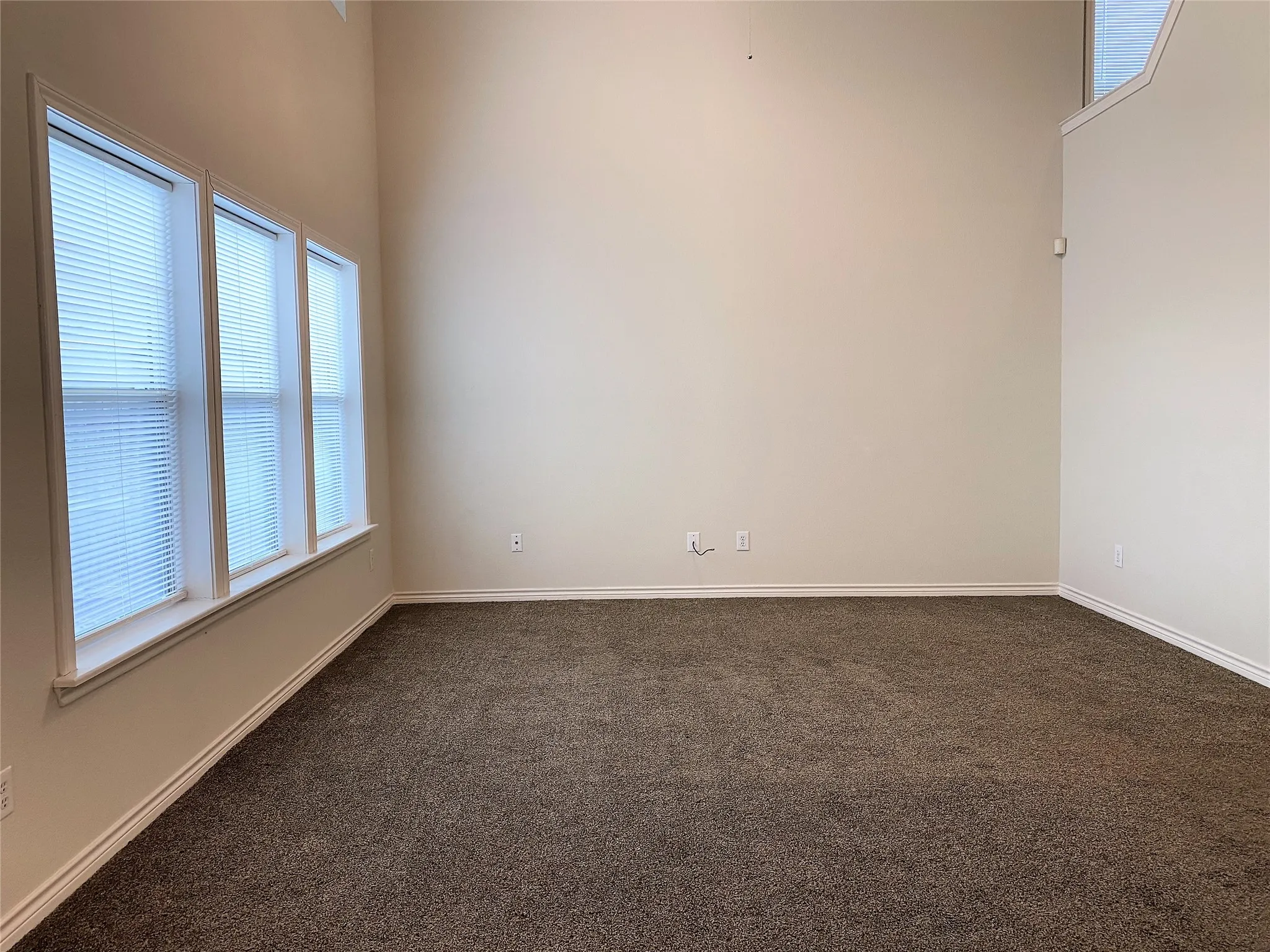 Single Family Residence For Rent in Denton County , 8814 Tucker Street, Cross Roads, Texas 76227, 3 Bedroom, 3 Bathroom, 2 Garage spaces, 1,804 Sqft, built in 2005, mls#21349506, Real Estate Agent in Cross Roads, Homes For Rent in Denton county, Homes For Rent in Cross Roads, Realtor in Cross Roads Texas, Real Estate Brokerage Independent Realty Texas, Luminita Cordes Realtor