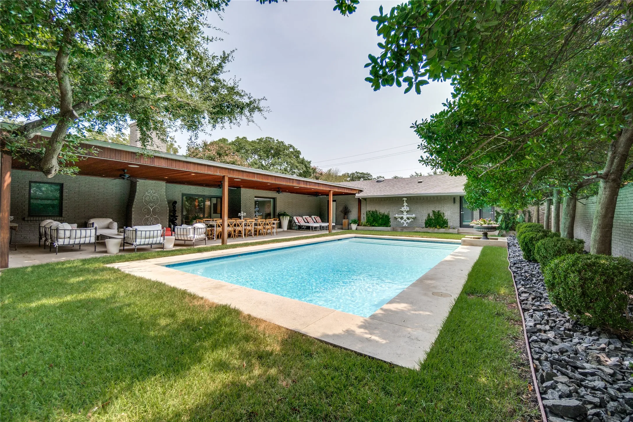 Single Family Residence For Sale in Dallas County , 5164 Del Roy Drive, Dallas, Texas 75229, 4 Bedroom, 4 Bathroom, 3 Garage spaces, 3,412 Sqft, built in 1960, mls#21349301, Real Estate Agent in Dallas, Homes For Sale in Dallas county, Homes For Sale in Dallas, Realtor in Dallas Texas, Real Estate Brokerage Independent Realty Texas, Luminita Cordes Realtor