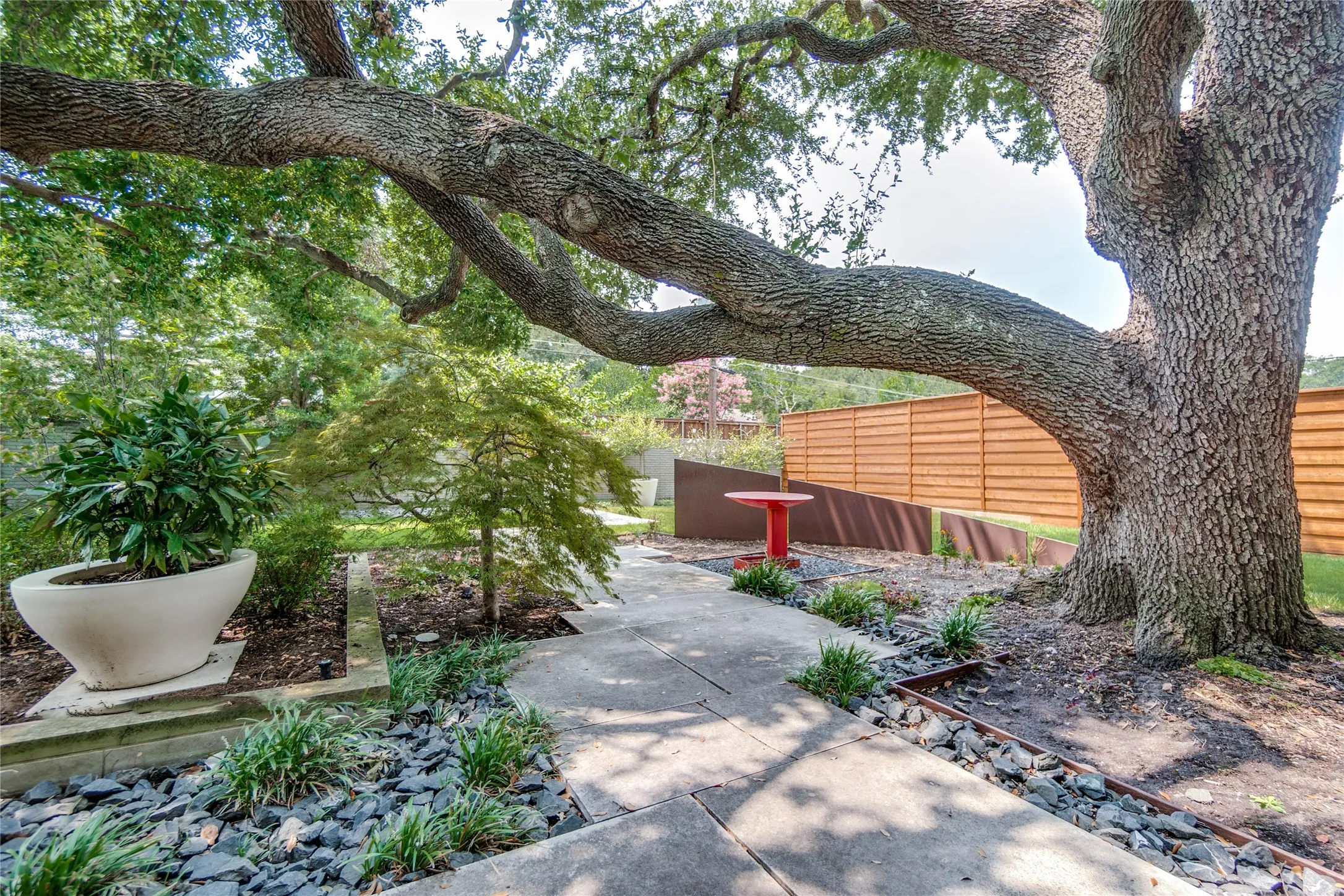 Single Family Residence For Sale in Dallas County , 5164 Del Roy Drive, Dallas, Texas 75229, 4 Bedroom, 4 Bathroom, 3 Garage spaces, 3,412 Sqft, built in 1960, mls#21349301, Real Estate Agent in Dallas, Homes For Sale in Dallas county, Homes For Sale in Dallas, Realtor in Dallas Texas, Real Estate Brokerage Independent Realty Texas, Luminita Cordes Realtor