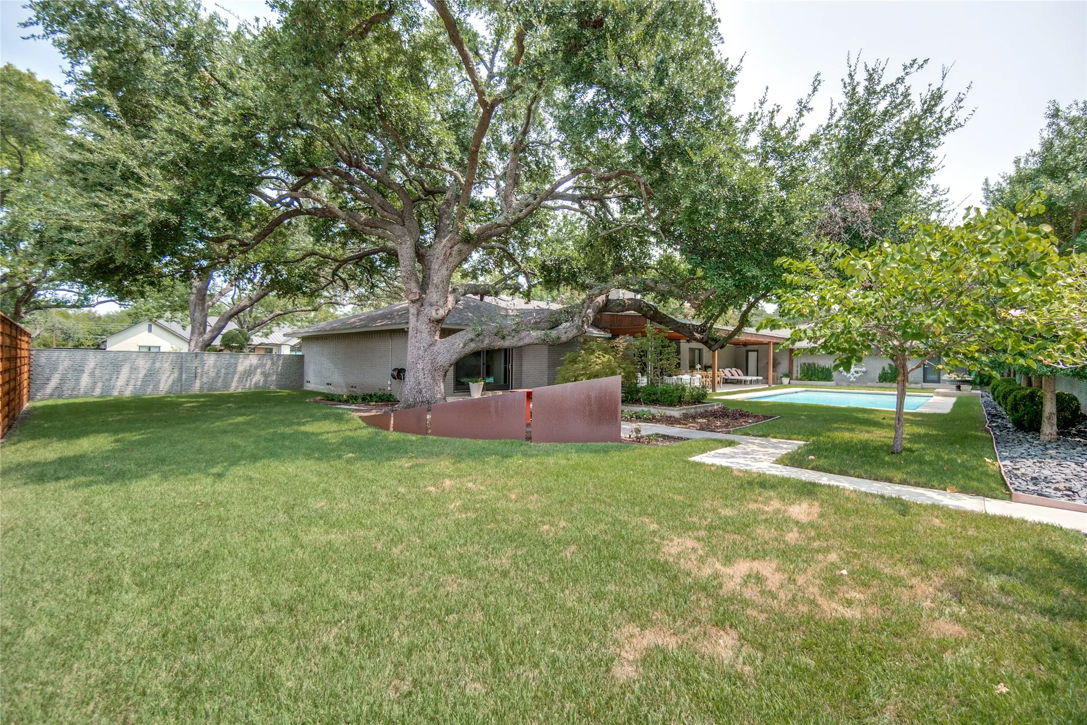 Single Family Residence For Sale in Dallas County , 5164 Del Roy Drive, Dallas, Texas 75229, 4 Bedroom, 4 Bathroom, 3 Garage spaces, 3,412 Sqft, built in 1960, mls#21349301, Real Estate Agent in Dallas, Homes For Sale in Dallas county, Homes For Sale in Dallas, Realtor in Dallas Texas, Real Estate Brokerage Independent Realty Texas, Luminita Cordes Realtor