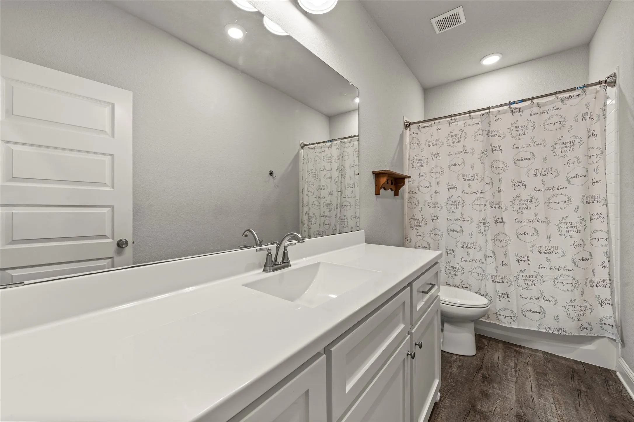 Single Family Residence For Sale in Mc Lennan County , 225 Swan Lake, Waco, Texas 76708, 3 Bedroom, 2 Bathroom, 2 Garage spaces, 1,775 Sqft, built in 2019, mls#21351231, Real Estate Agent in Waco, Homes For Sale in Mc Lennan county, Homes For Sale in Waco, Realtor in Waco Texas, Real Estate Brokerage Independent Realty Texas, Luminita Cordes Realtor