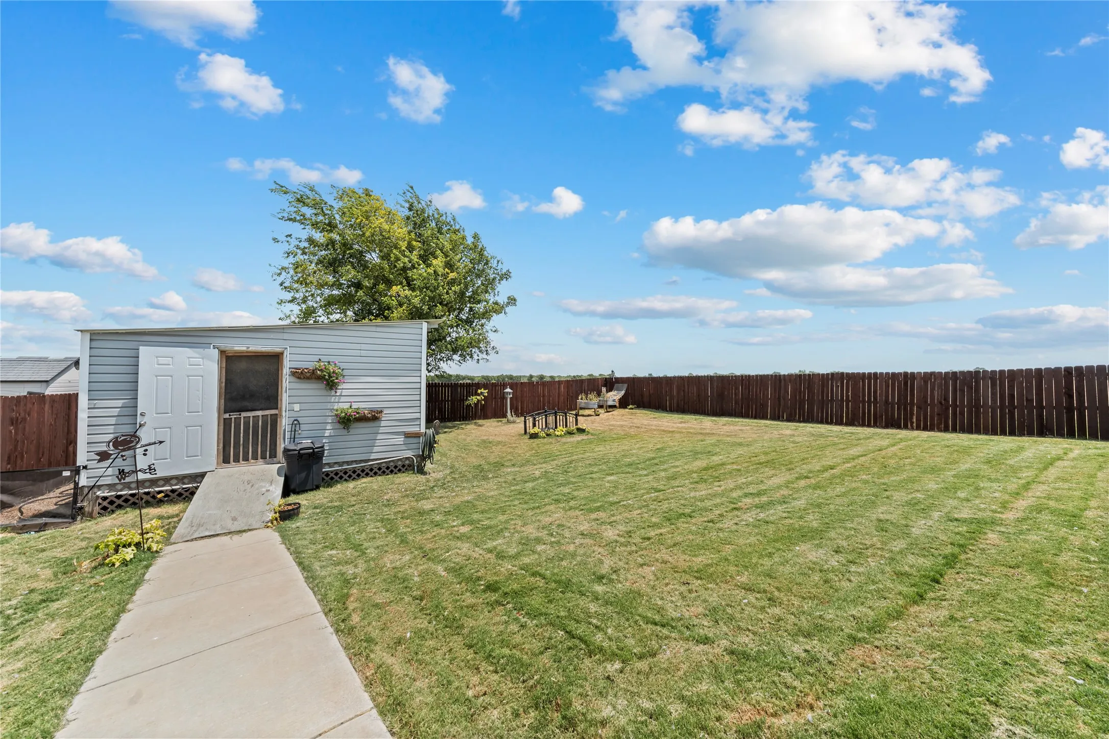 Single Family Residence For Sale in Mc Lennan County , 225 Swan Lake, Waco, Texas 76708, 3 Bedroom, 2 Bathroom, 2 Garage spaces, 1,775 Sqft, built in 2019, mls#21351231, Real Estate Agent in Waco, Homes For Sale in Mc Lennan county, Homes For Sale in Waco, Realtor in Waco Texas, Real Estate Brokerage Independent Realty Texas, Luminita Cordes Realtor