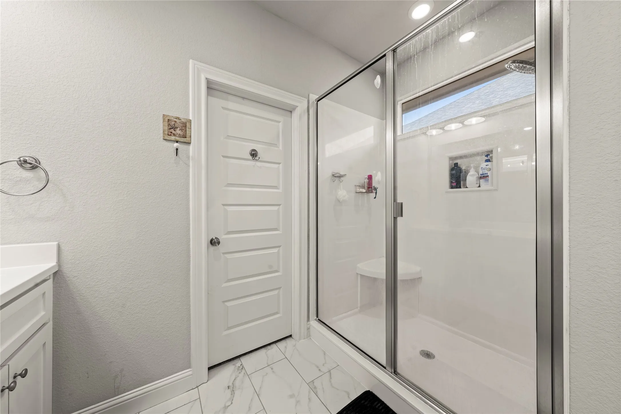 Single Family Residence For Sale in Mc Lennan County , 225 Swan Lake, Waco, Texas 76708, 3 Bedroom, 2 Bathroom, 2 Garage spaces, 1,775 Sqft, built in 2019, mls#21351231, Real Estate Agent in Waco, Homes For Sale in Mc Lennan county, Homes For Sale in Waco, Realtor in Waco Texas, Real Estate Brokerage Independent Realty Texas, Luminita Cordes Realtor