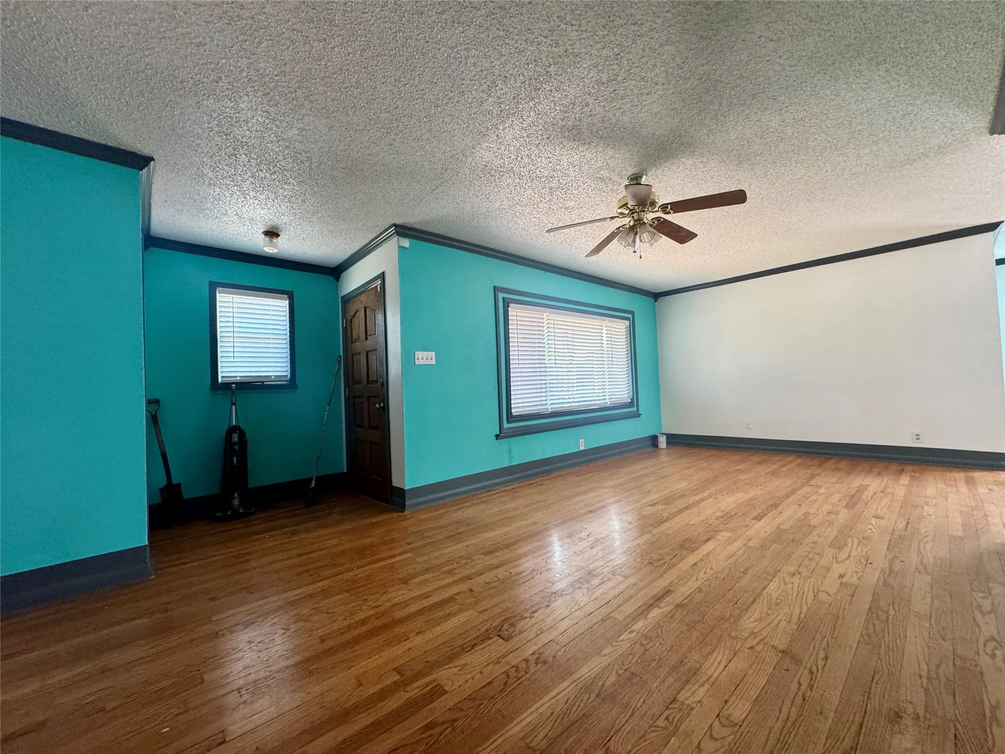 Single Family Residence For Sale in Taylor County , 733 S La Salle Drive, Abilene, Texas 79605, 3 Bedroom, 2 Bathroom, 1 Garage spaces, 1,733 Sqft, built in 1954, mls#21351631, Real Estate Agent in Abilene, Homes For Sale in Taylor county, Homes For Sale in Abilene, Realtor in Abilene Texas, Real Estate Brokerage Independent Realty Texas, Luminita Cordes Realtor