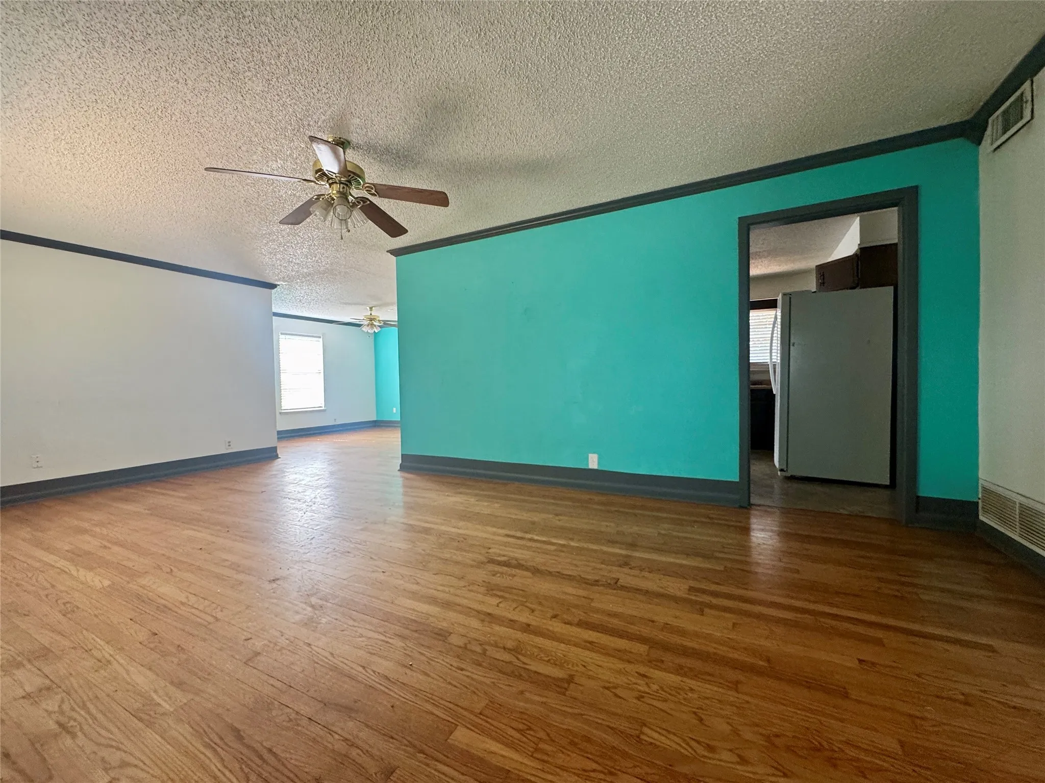 Single Family Residence For Sale in Taylor County , 733 S La Salle Drive, Abilene, Texas 79605, 3 Bedroom, 2 Bathroom, 1 Garage spaces, 1,733 Sqft, built in 1954, mls#21351631, Real Estate Agent in Abilene, Homes For Sale in Taylor county, Homes For Sale in Abilene, Realtor in Abilene Texas, Real Estate Brokerage Independent Realty Texas, Luminita Cordes Realtor
