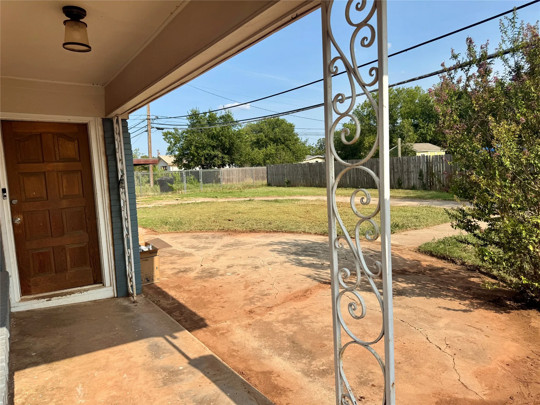 Single Family Residence For Sale in Taylor County , 733 S La Salle Drive, Abilene, Texas 79605, 3 Bedroom, 2 Bathroom, 1 Garage spaces, 1,733 Sqft, built in 1954, mls#21351631, Real Estate Agent in Abilene, Homes For Sale in Taylor county, Homes For Sale in Abilene, Realtor in Abilene Texas, Real Estate Brokerage Independent Realty Texas, Luminita Cordes Realtor