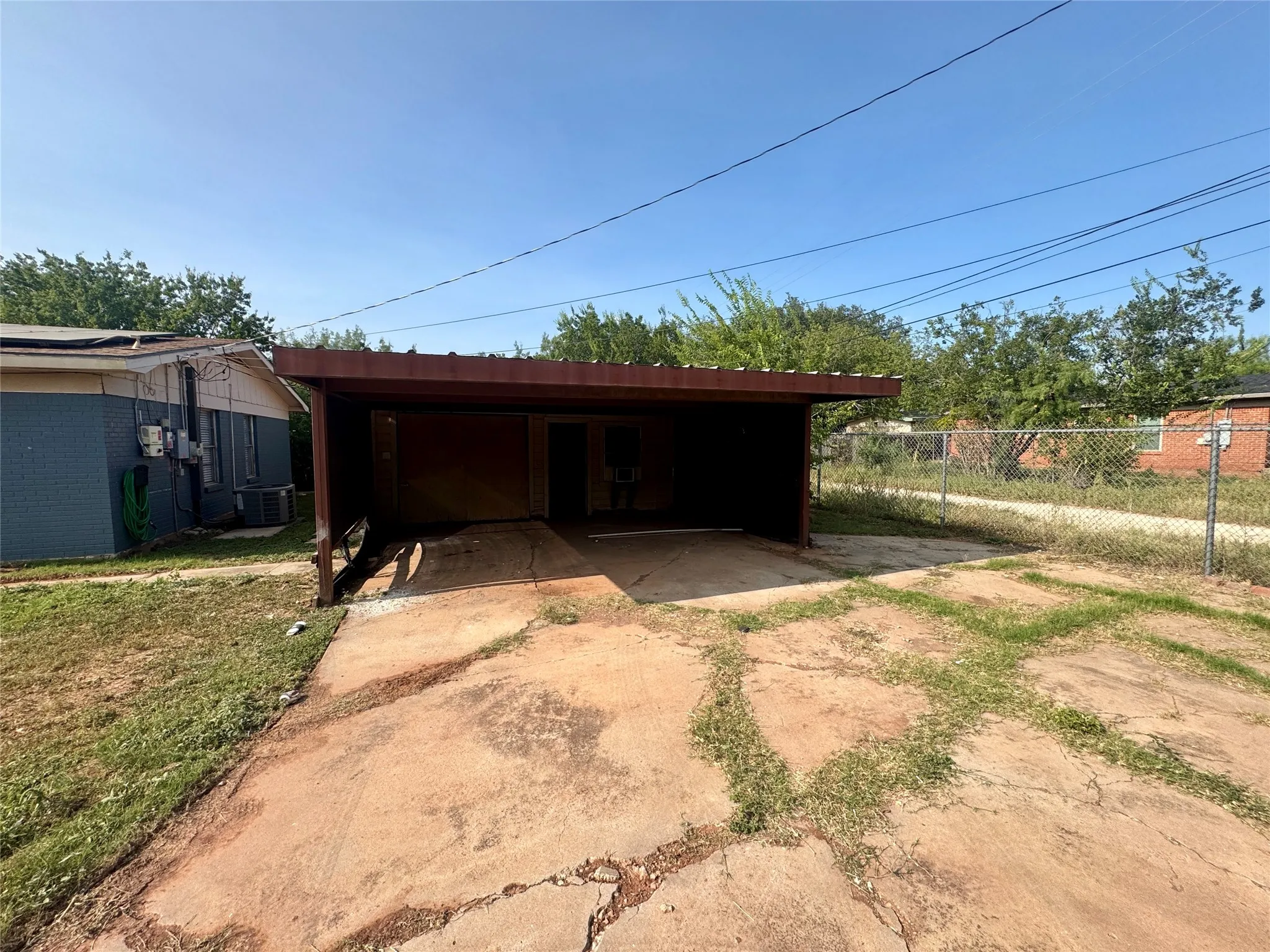 Single Family Residence For Sale in Taylor County , 733 S La Salle Drive, Abilene, Texas 79605, 3 Bedroom, 2 Bathroom, 1 Garage spaces, 1,733 Sqft, built in 1954, mls#21351631, Real Estate Agent in Abilene, Homes For Sale in Taylor county, Homes For Sale in Abilene, Realtor in Abilene Texas, Real Estate Brokerage Independent Realty Texas, Luminita Cordes Realtor
