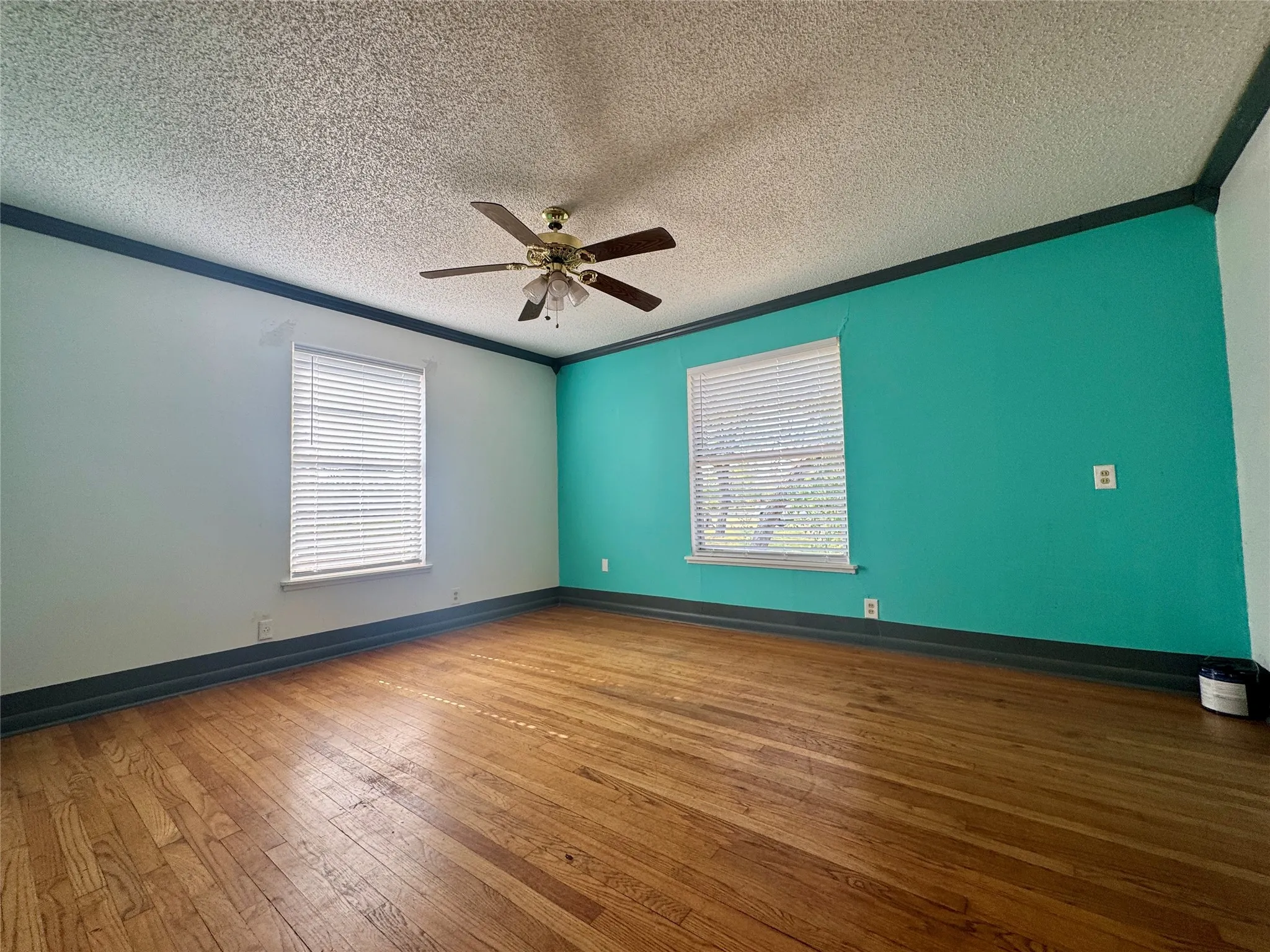 Single Family Residence For Sale in Taylor County , 733 S La Salle Drive, Abilene, Texas 79605, 3 Bedroom, 2 Bathroom, 1 Garage spaces, 1,733 Sqft, built in 1954, mls#21351631, Real Estate Agent in Abilene, Homes For Sale in Taylor county, Homes For Sale in Abilene, Realtor in Abilene Texas, Real Estate Brokerage Independent Realty Texas, Luminita Cordes Realtor