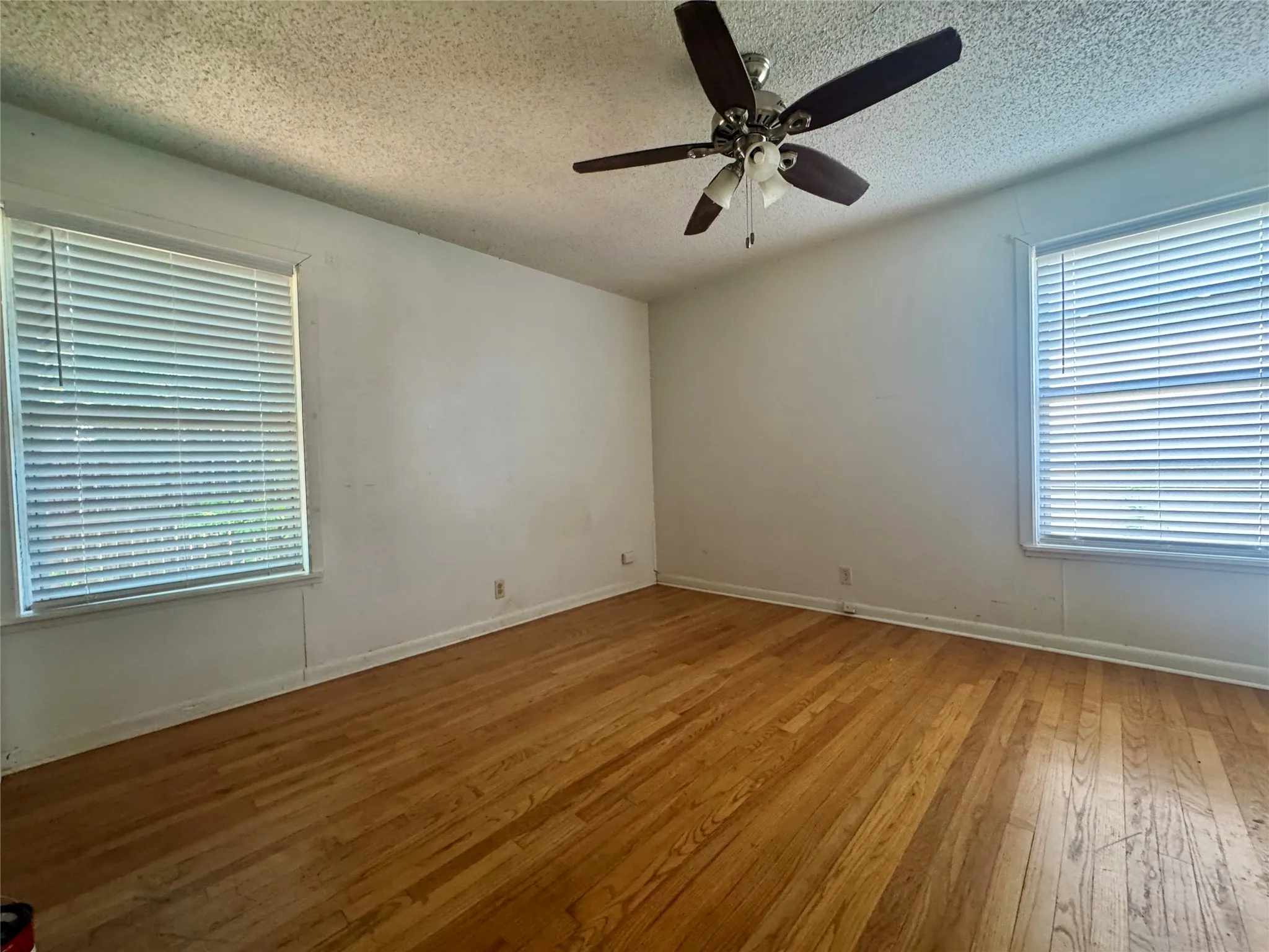 Single Family Residence For Sale in Taylor County , 733 S La Salle Drive, Abilene, Texas 79605, 3 Bedroom, 2 Bathroom, 1 Garage spaces, 1,733 Sqft, built in 1954, mls#21351631, Real Estate Agent in Abilene, Homes For Sale in Taylor county, Homes For Sale in Abilene, Realtor in Abilene Texas, Real Estate Brokerage Independent Realty Texas, Luminita Cordes Realtor