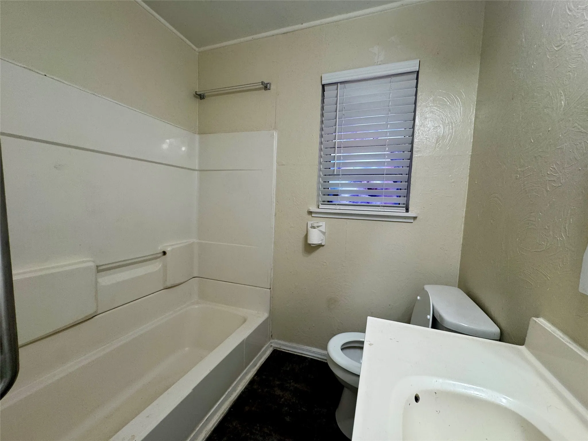 Single Family Residence For Sale in Taylor County , 733 S La Salle Drive, Abilene, Texas 79605, 3 Bedroom, 2 Bathroom, 1 Garage spaces, 1,733 Sqft, built in 1954, mls#21351631, Real Estate Agent in Abilene, Homes For Sale in Taylor county, Homes For Sale in Abilene, Realtor in Abilene Texas, Real Estate Brokerage Independent Realty Texas, Luminita Cordes Realtor