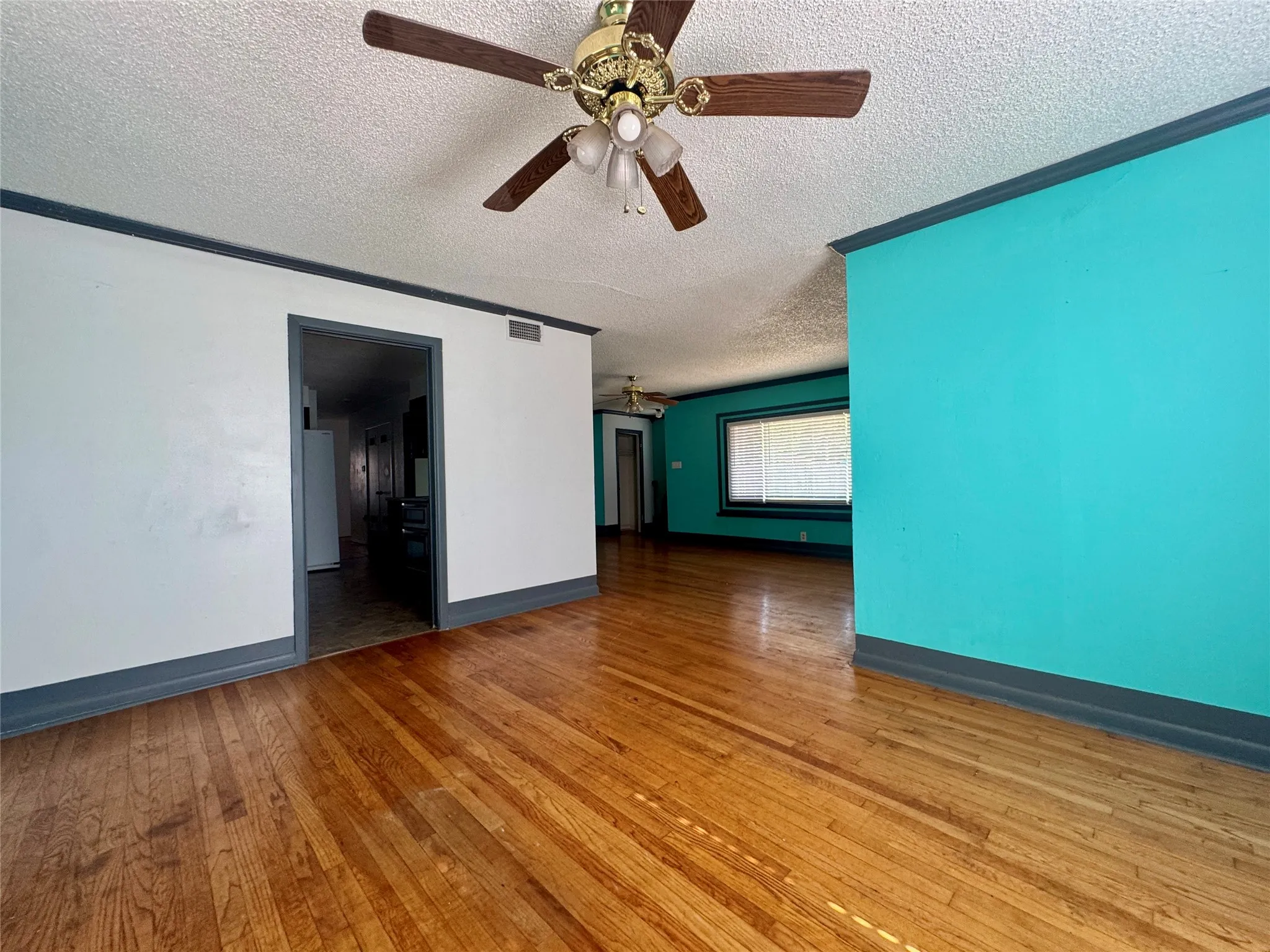 Single Family Residence For Sale in Taylor County , 733 S La Salle Drive, Abilene, Texas 79605, 3 Bedroom, 2 Bathroom, 1 Garage spaces, 1,733 Sqft, built in 1954, mls#21351631, Real Estate Agent in Abilene, Homes For Sale in Taylor county, Homes For Sale in Abilene, Realtor in Abilene Texas, Real Estate Brokerage Independent Realty Texas, Luminita Cordes Realtor