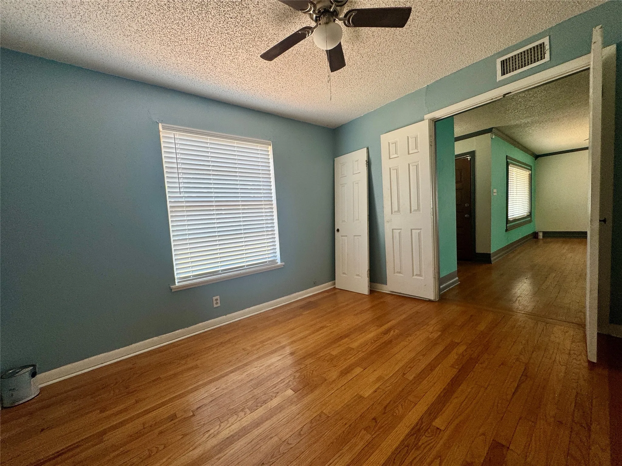 Single Family Residence For Sale in Taylor County , 733 S La Salle Drive, Abilene, Texas 79605, 3 Bedroom, 2 Bathroom, 1 Garage spaces, 1,733 Sqft, built in 1954, mls#21351631, Real Estate Agent in Abilene, Homes For Sale in Taylor county, Homes For Sale in Abilene, Realtor in Abilene Texas, Real Estate Brokerage Independent Realty Texas, Luminita Cordes Realtor