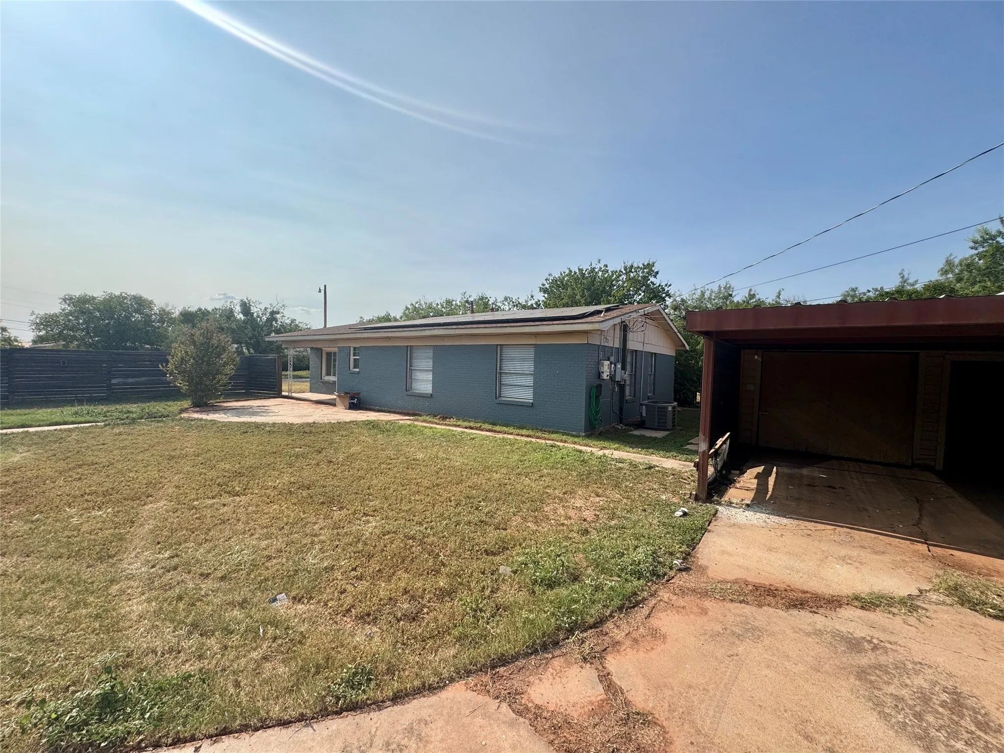 Single Family Residence For Sale in Taylor County , 733 S La Salle Drive, Abilene, Texas 79605, 3 Bedroom, 2 Bathroom, 1 Garage spaces, 1,733 Sqft, built in 1954, mls#21351631, Real Estate Agent in Abilene, Homes For Sale in Taylor county, Homes For Sale in Abilene, Realtor in Abilene Texas, Real Estate Brokerage Independent Realty Texas, Luminita Cordes Realtor