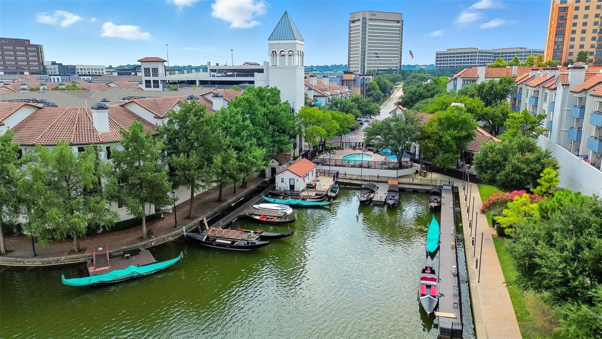 Condominium For Sale in Dallas County , 330 E Las Colinas Boulevard E 240, Irving, Texas 75039, 1 Bedroom, 1 Bathroom, 1 Garage spaces, 733 Sqft, built in 2001, mls#21351488, Real Estate Agent in Irving, Homes For Sale in Dallas county, Homes For Sale in Irving, Realtor in Irving Texas, Real Estate Brokerage Independent Realty Texas, Luminita Cordes Realtor