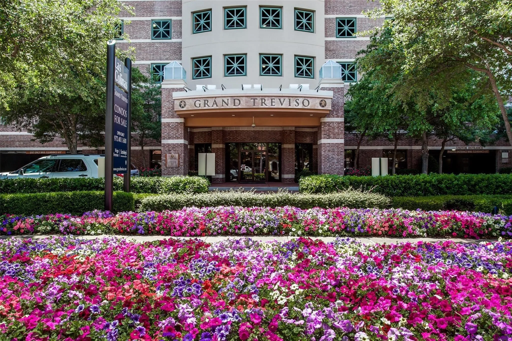 Condominium For Sale in Dallas County , 330 E Las Colinas Boulevard E 240, Irving, Texas 75039, 1 Bedroom, 1 Bathroom, 1 Garage spaces, 733 Sqft, built in 2001, mls#21351488, Real Estate Agent in Irving, Homes For Sale in Dallas county, Homes For Sale in Irving, Realtor in Irving Texas, Real Estate Brokerage Independent Realty Texas, Luminita Cordes Realtor