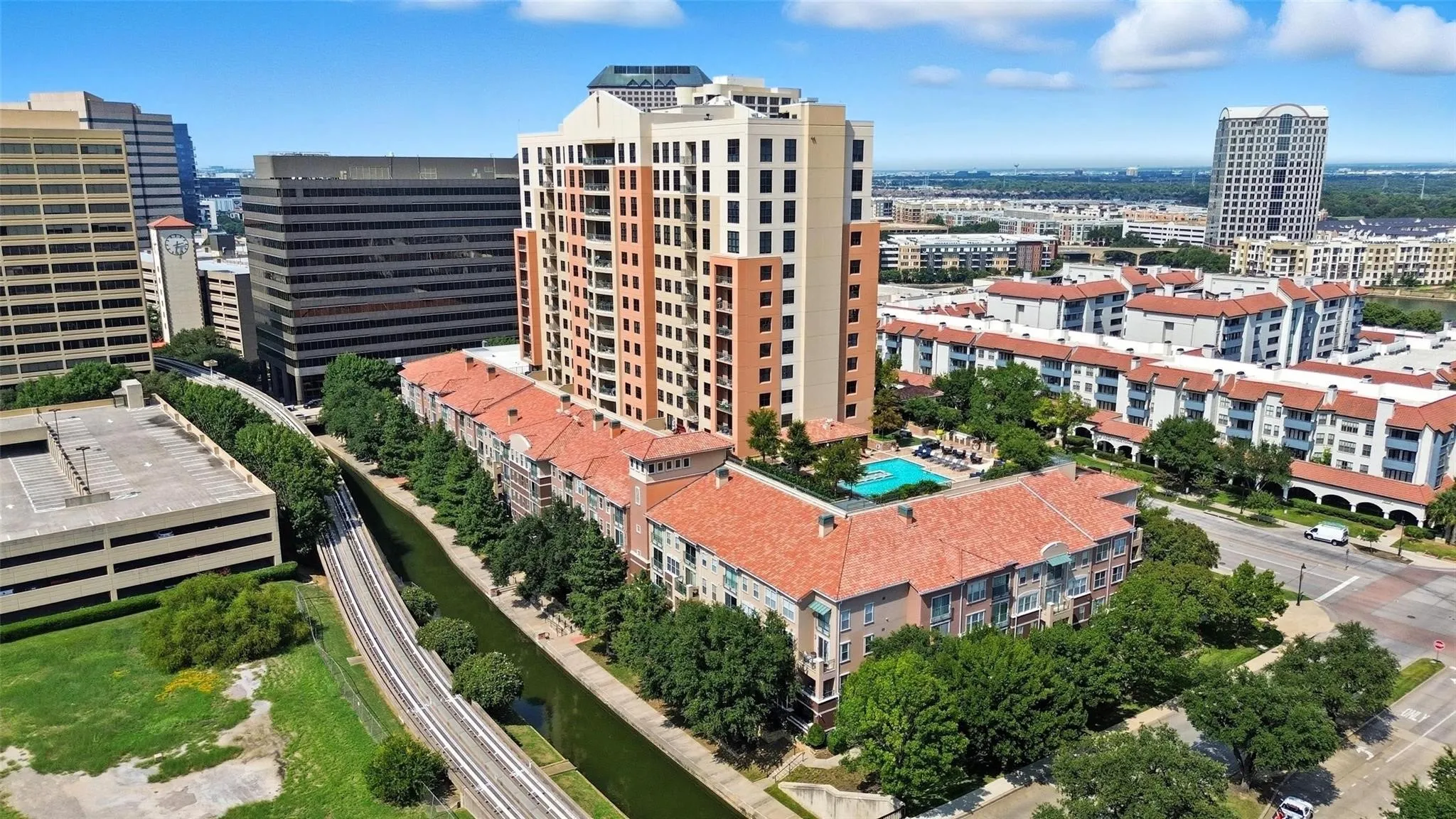 Condominium For Sale in Dallas County , 330 E Las Colinas Boulevard E 240, Irving, Texas 75039, 1 Bedroom, 1 Bathroom, 1 Garage spaces, 733 Sqft, built in 2001, mls#21351488, Real Estate Agent in Irving, Homes For Sale in Dallas county, Homes For Sale in Irving, Realtor in Irving Texas, Real Estate Brokerage Independent Realty Texas, Luminita Cordes Realtor