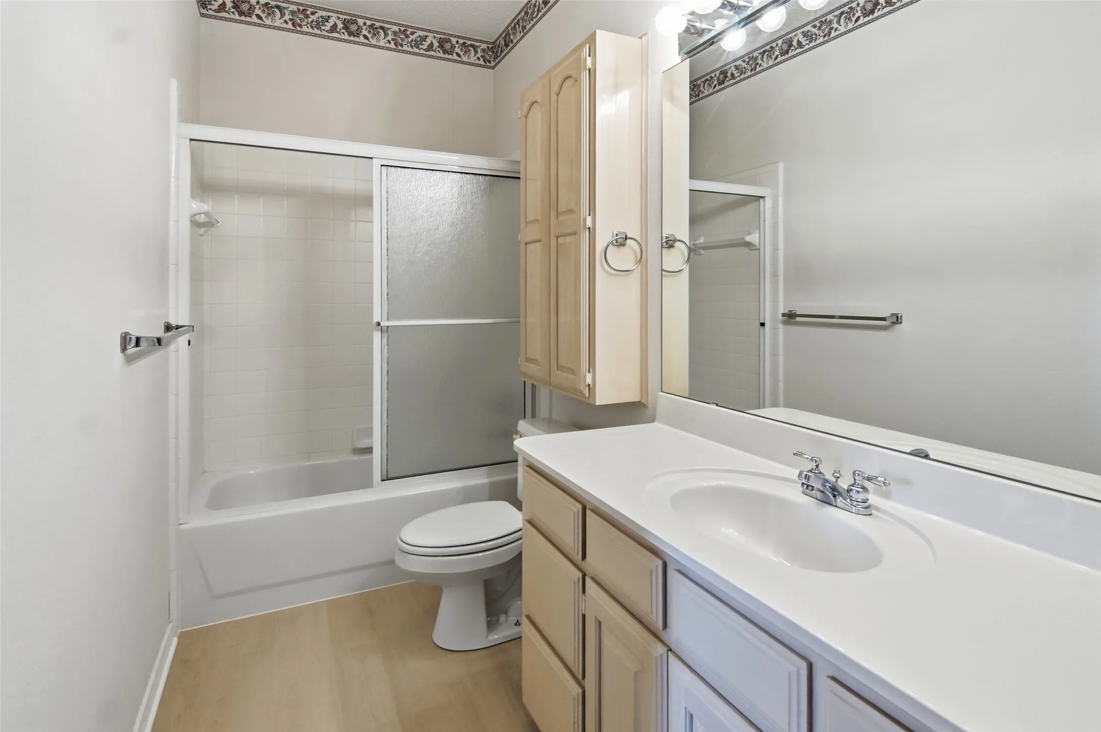 secondary bathroom