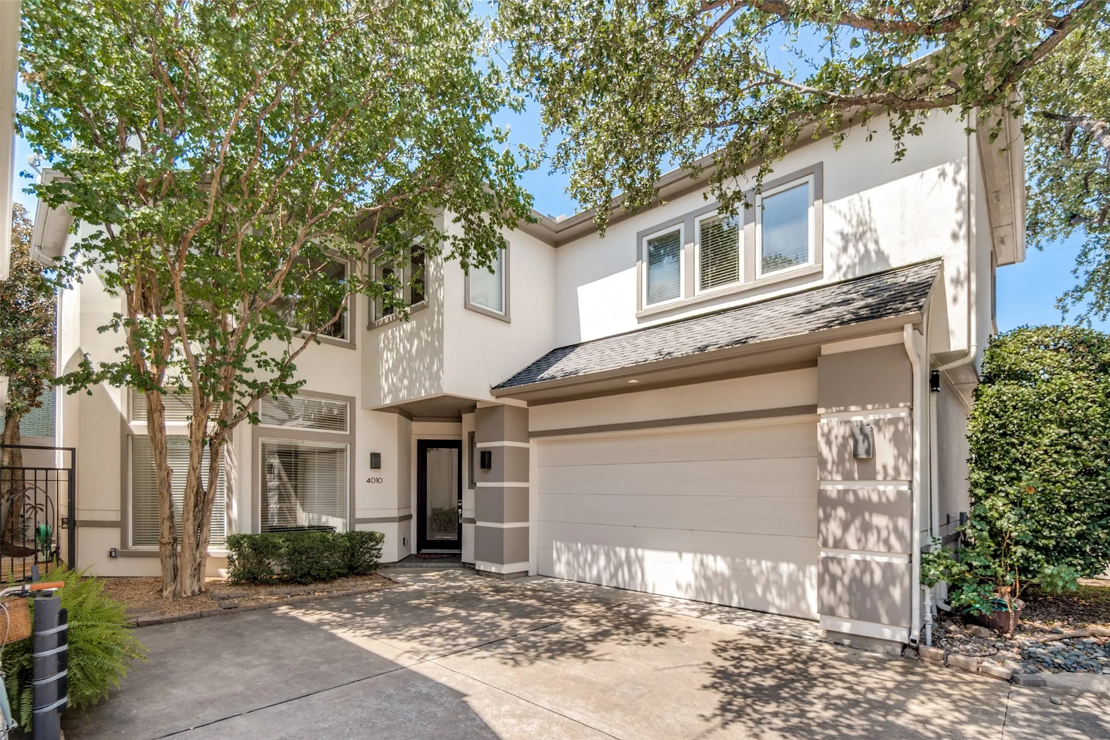 Single Family Residence For Sale in Dallas County , 4010 Rawlins Street, Dallas, Texas 75219, 2 Bedroom, 3 Bathroom, 2 Garage spaces, 2,871 Sqft, built in 1999, mls#21349415, Real Estate Agent in Dallas, Homes For Sale in Dallas county, Homes For Sale in Dallas, Realtor in Dallas Texas, Real Estate Brokerage Independent Realty Texas, Luminita Cordes Realtor