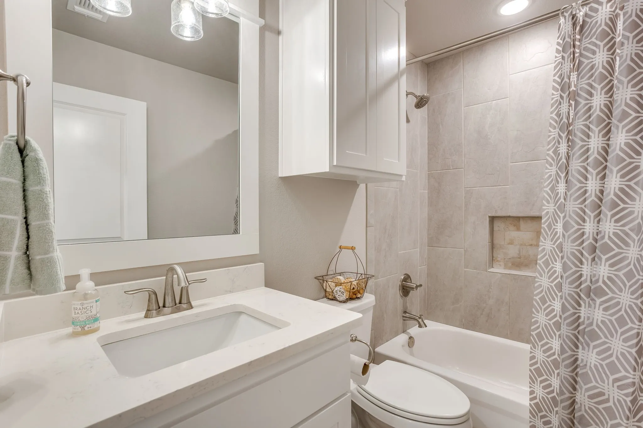 Full hall bathroom