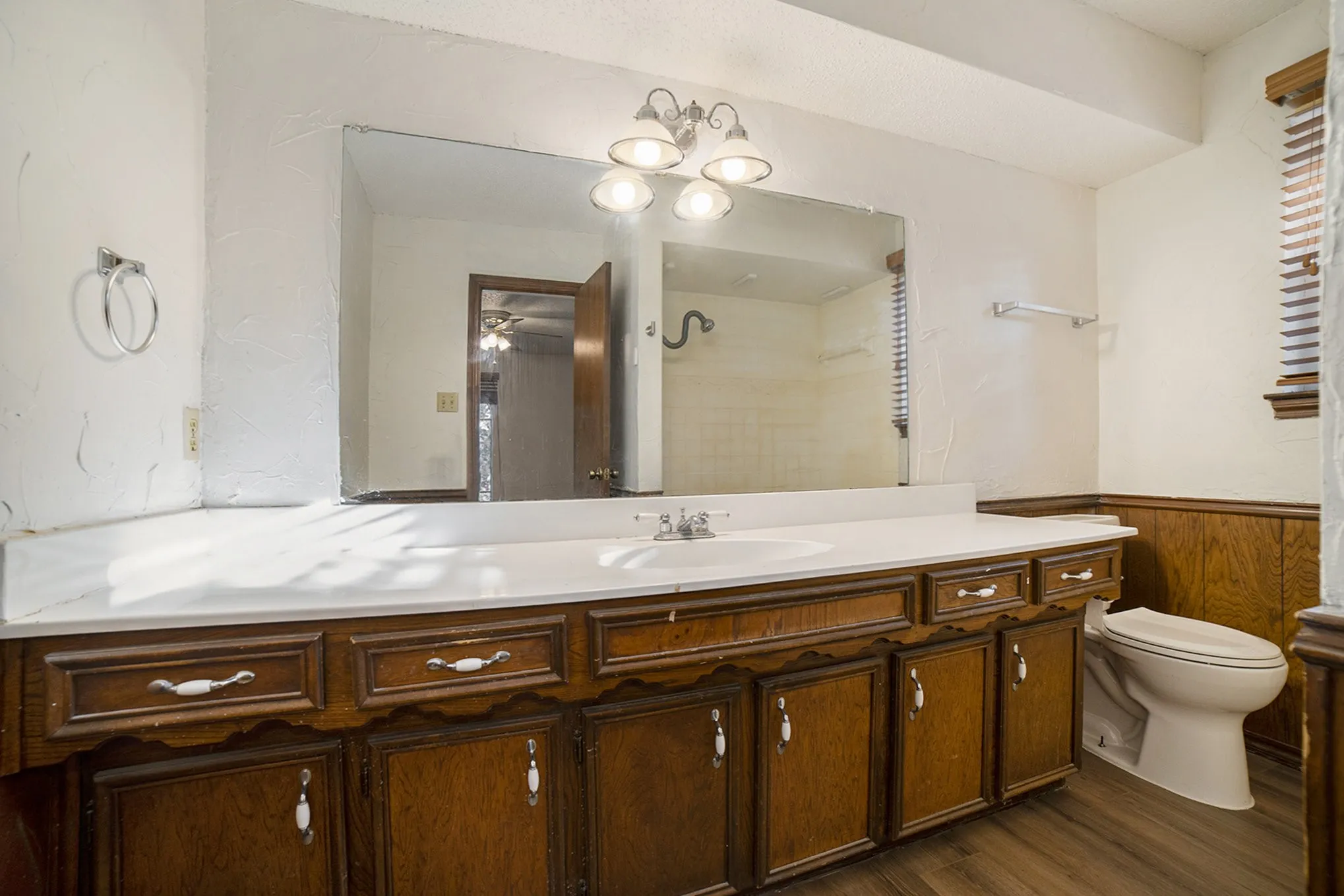 Single Family Residence For Rent in Denton County , 1608 San Antone Lane, Lewisville, Texas 75077, 3 Bedroom, 2 Bathroom, 2 Garage spaces, 1,626 Sqft, built in 1973, Price $2,450, mls#21351661, Real Estate Agent in Lewisville, Homes For Rent in Denton county, Homes For Rent in Lewisville, Realtor in Lewisville Texas, Real Estate Brokerage Independent Realty Texas, Luminita Cordes Realtor