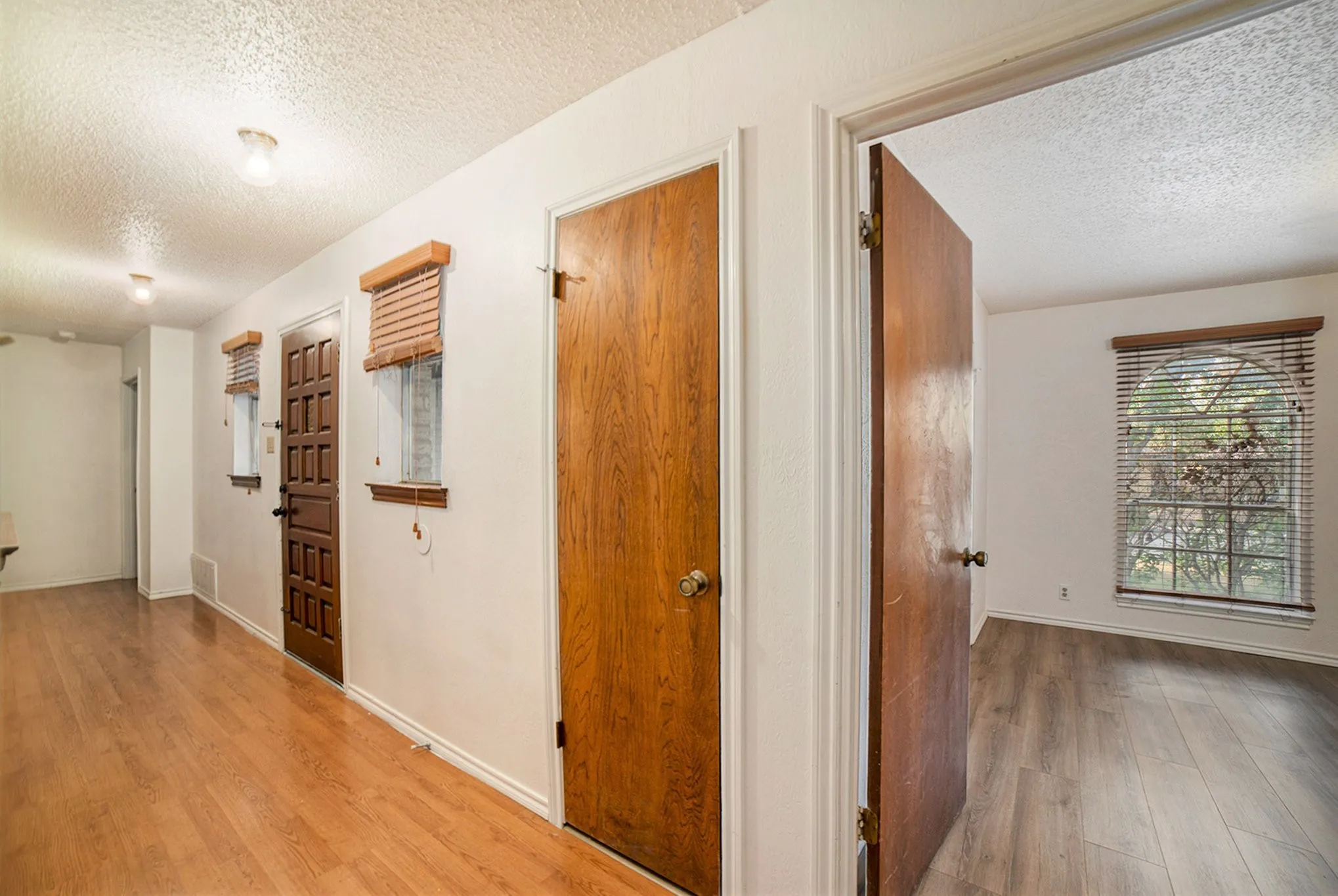 Single Family Residence For Rent in Denton County , 1608 San Antone Lane, Lewisville, Texas 75077, 3 Bedroom, 2 Bathroom, 2 Garage spaces, 1,626 Sqft, built in 1973, Price $2,450, mls#21351661, Real Estate Agent in Lewisville, Homes For Rent in Denton county, Homes For Rent in Lewisville, Realtor in Lewisville Texas, Real Estate Brokerage Independent Realty Texas, Luminita Cordes Realtor