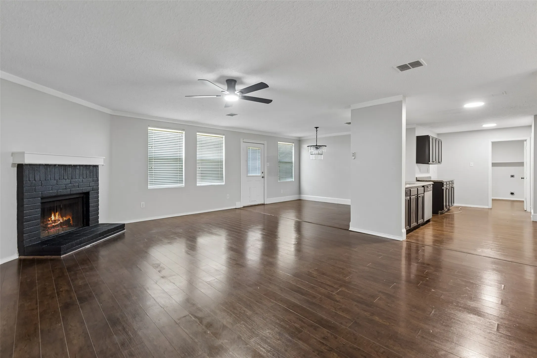 Single Family Residence For Sale in Collin County , 2901 Montague Trail, Wylie, Texas 75098, 4 Bedrooms, 3 Bathrooms, 2 Garage spaces, 3,374 Sqft, built in 2003, Price $499,800, mls#21345694, Real Estate Agent in Wylie, Homes For Sale in Collin county, Homes For Sale in Wylie, Realtor in Wylie Texas, Real Estate Brokerage Independent Realty Texas, Luminita Cordes Realtor