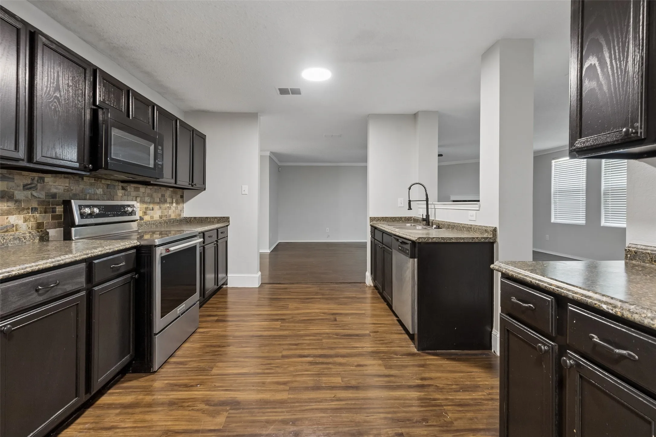 Single Family Residence For Sale in Collin County , 2901 Montague Trail, Wylie, Texas 75098, 4 Bedrooms, 3 Bathrooms, 2 Garage spaces, 3,374 Sqft, built in 2003, Price $499,800, mls#21345694, Real Estate Agent in Wylie, Homes For Sale in Collin county, Homes For Sale in Wylie, Realtor in Wylie Texas, Real Estate Brokerage Independent Realty Texas, Luminita Cordes Realtor