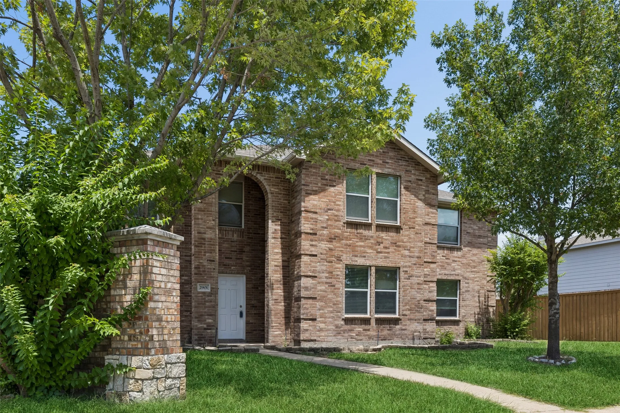 Single Family Residence For Sale in Collin County , 2901 Montague Trail, Wylie, Texas 75098, 4 Bedrooms, 3 Bathrooms, 2 Garage spaces, 3,374 Sqft, built in 2003, Price $499,800, mls#21345694, Real Estate Agent in Wylie, Homes For Sale in Collin county, Homes For Sale in Wylie, Realtor in Wylie Texas, Real Estate Brokerage Independent Realty Texas, Luminita Cordes Realtor