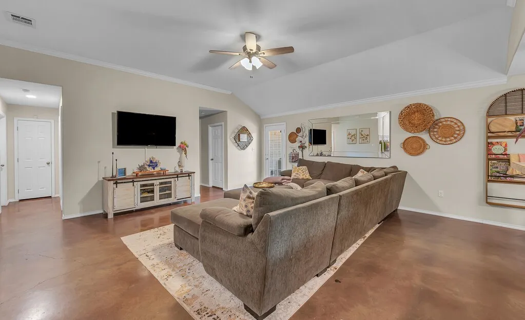 Single Family Residence For Sale in Mc Lennan County , 213 Woodlands Boulevard, Bellmead, Texas 76705, 4 Bedroom, 2 Bathroom, 2 Garage spaces, 1,731 Sqft, built in 2016, mls#21331438, Real Estate Agent in Bellmead, Homes For Sale in Mc Lennan county, Homes For Sale in Bellmead, Realtor in Bellmead Texas, Real Estate Brokerage Independent Realty Texas, Luminita Cordes Realtor