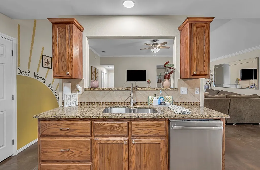 Single Family Residence For Sale in Mc Lennan County , 213 Woodlands Boulevard, Bellmead, Texas 76705, 4 Bedroom, 2 Bathroom, 2 Garage spaces, 1,731 Sqft, built in 2016, mls#21331438, Real Estate Agent in Bellmead, Homes For Sale in Mc Lennan county, Homes For Sale in Bellmead, Realtor in Bellmead Texas, Real Estate Brokerage Independent Realty Texas, Luminita Cordes Realtor