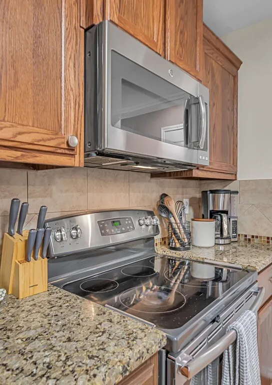 Single Family Residence For Sale in Mc Lennan County , 213 Woodlands Boulevard, Bellmead, Texas 76705, 4 Bedroom, 2 Bathroom, 2 Garage spaces, 1,731 Sqft, built in 2016, mls#21331438, Real Estate Agent in Bellmead, Homes For Sale in Mc Lennan county, Homes For Sale in Bellmead, Realtor in Bellmead Texas, Real Estate Brokerage Independent Realty Texas, Luminita Cordes Realtor