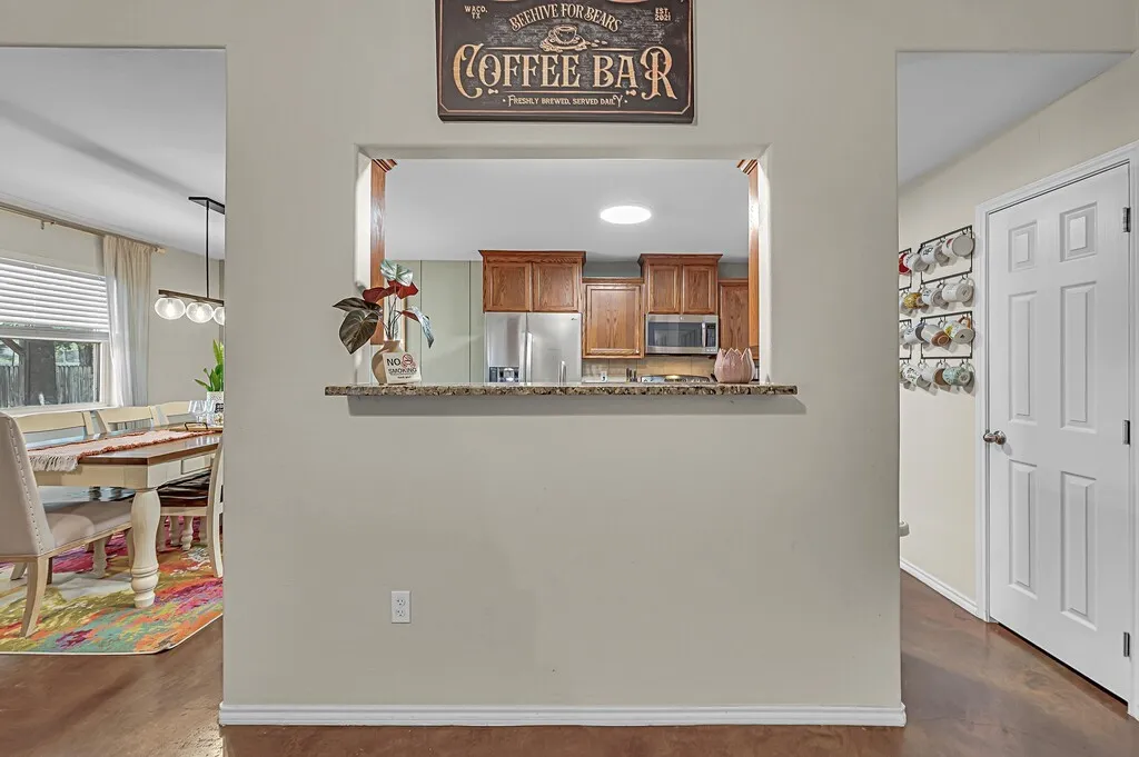 Single Family Residence For Sale in Mc Lennan County , 213 Woodlands Boulevard, Bellmead, Texas 76705, 4 Bedroom, 2 Bathroom, 2 Garage spaces, 1,731 Sqft, built in 2016, mls#21331438, Real Estate Agent in Bellmead, Homes For Sale in Mc Lennan county, Homes For Sale in Bellmead, Realtor in Bellmead Texas, Real Estate Brokerage Independent Realty Texas, Luminita Cordes Realtor