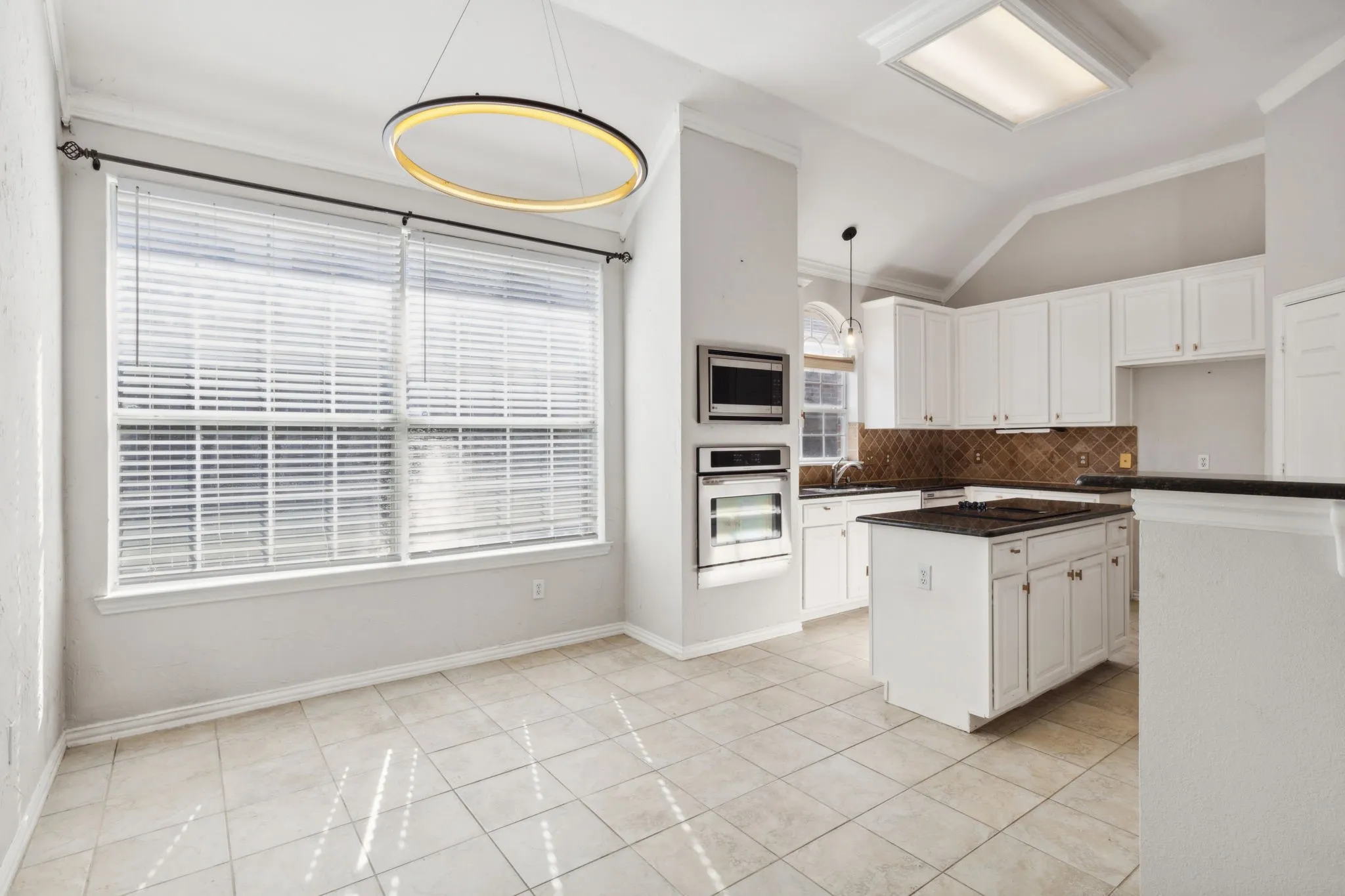 Single Family Residence For Rent in Collin County , 8012 Greenwood Drive, Plano, Texas 75025, 4 Bedroom, 3 Bathroom, 2 Garage spaces, 2,675 Sqft, built in 1994, mls#21351669, Real Estate Agent in Plano, Homes For Rent in Collin county, Homes For Rent in Plano, Realtor in Plano Texas, Real Estate Brokerage Independent Realty Texas, Luminita Cordes Realtor