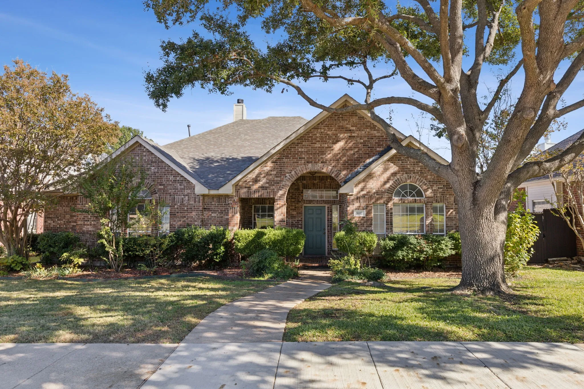 Single Family Residence For Rent in Collin County , 8012 Greenwood Drive, Plano, Texas 75025, 4 Bedroom, 3 Bathroom, 2 Garage spaces, 2,675 Sqft, built in 1994, mls#21351669, Real Estate Agent in Plano, Homes For Rent in Collin county, Homes For Rent in Plano, Realtor in Plano Texas, Real Estate Brokerage Independent Realty Texas, Luminita Cordes Realtor