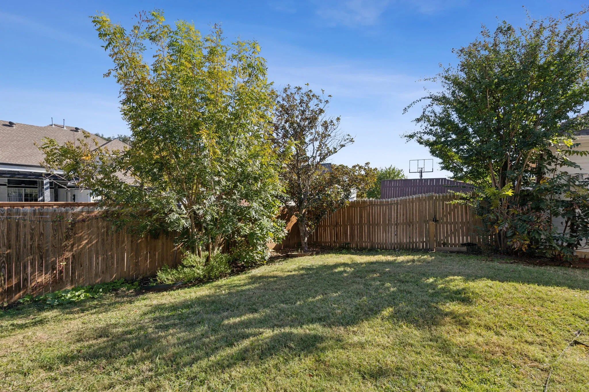 Single Family Residence For Rent in Collin County , 8012 Greenwood Drive, Plano, Texas 75025, 4 Bedroom, 3 Bathroom, 2 Garage spaces, 2,675 Sqft, built in 1994, mls#21351669, Real Estate Agent in Plano, Homes For Rent in Collin county, Homes For Rent in Plano, Realtor in Plano Texas, Real Estate Brokerage Independent Realty Texas, Luminita Cordes Realtor