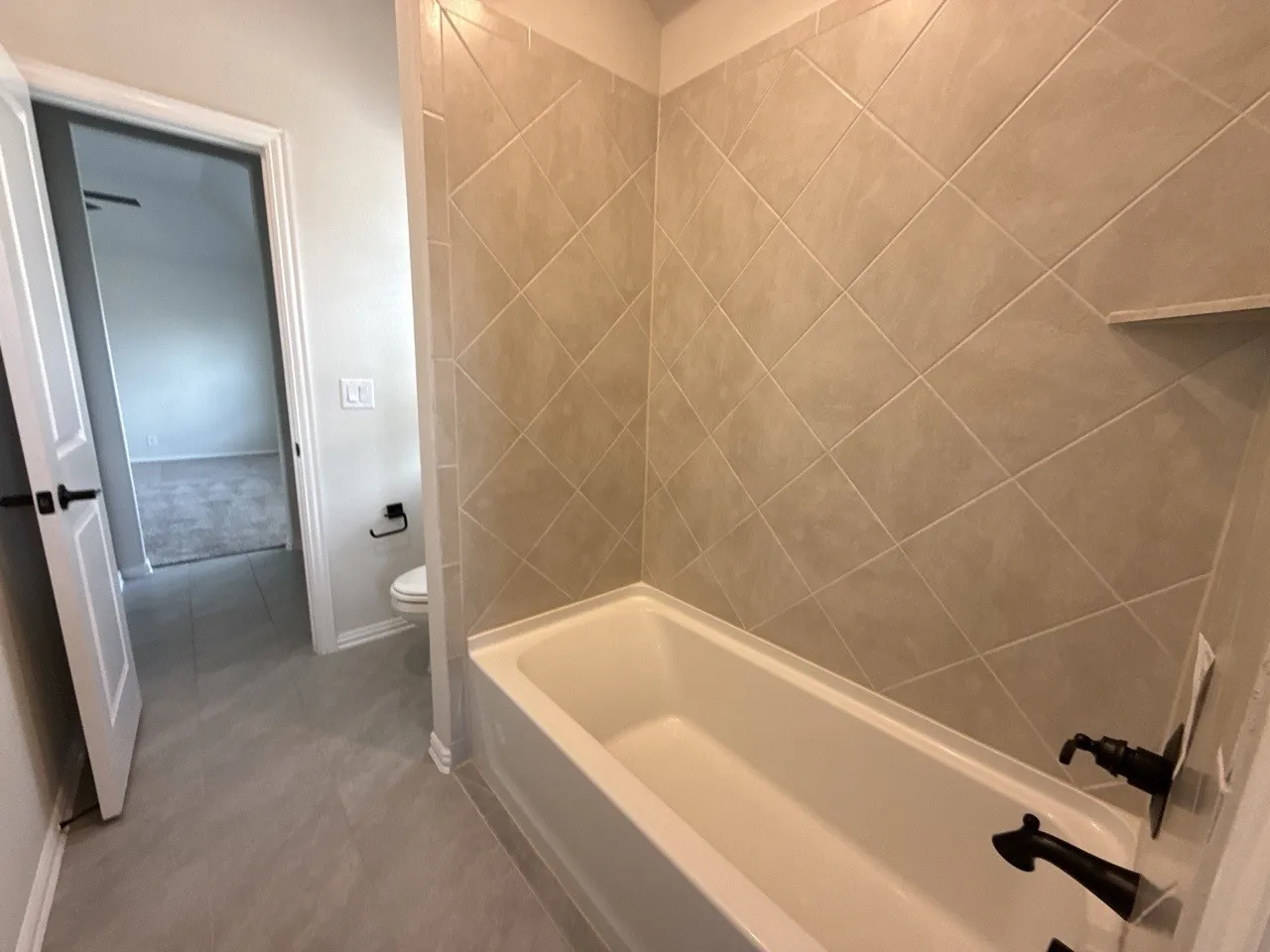 Single Family Residence For Sale in Kaufman County , 2311 Albion Way, Forney, Texas 75126, 5 Bedroom, 4 Bathroom, 2 Garage spaces, 3,204 Sqft, built in 2023, mls#21349773, Real Estate Agent in Forney, Homes For Sale in Kaufman county, Homes For Sale in Forney, Realtor in Forney Texas, Real Estate Brokerage Independent Realty Texas, Luminita Cordes Realtor