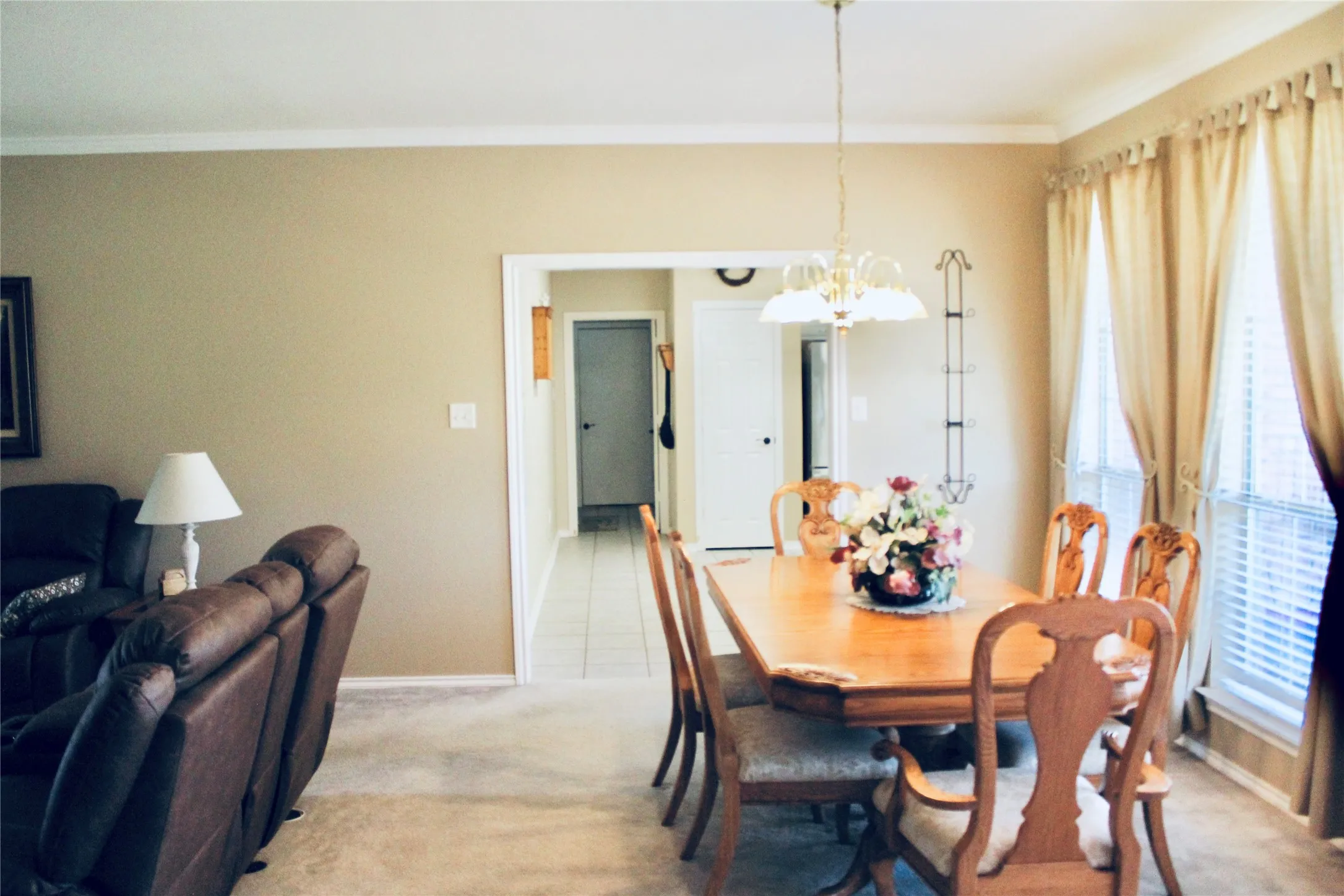 Single Family Residence For Sale in Grayson County , 166 Meadowview Circle, Van Alstyne, Texas 75495, 4 Bedroom, 2 Bathroom, 2 Garage spaces, 2,396 Sqft, built in 1999, mls#21348931, Real Estate Agent in Van Alstyne, Homes For Sale in Grayson county, Homes For Sale in Van Alstyne, Realtor in Van Alstyne Texas, Real Estate Brokerage Independent Realty Texas, Luminita Cordes Realtor